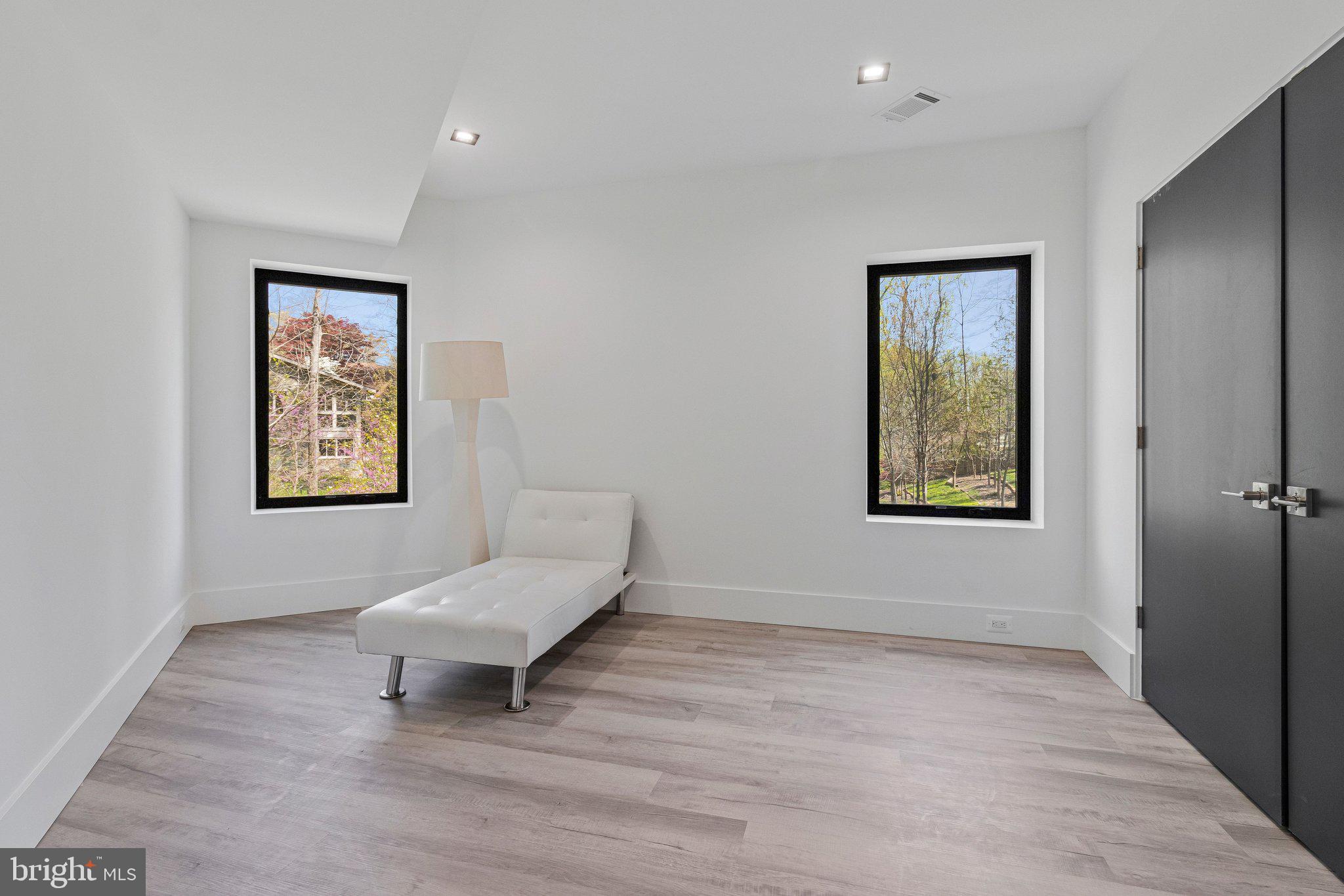 MANTUA - Residential