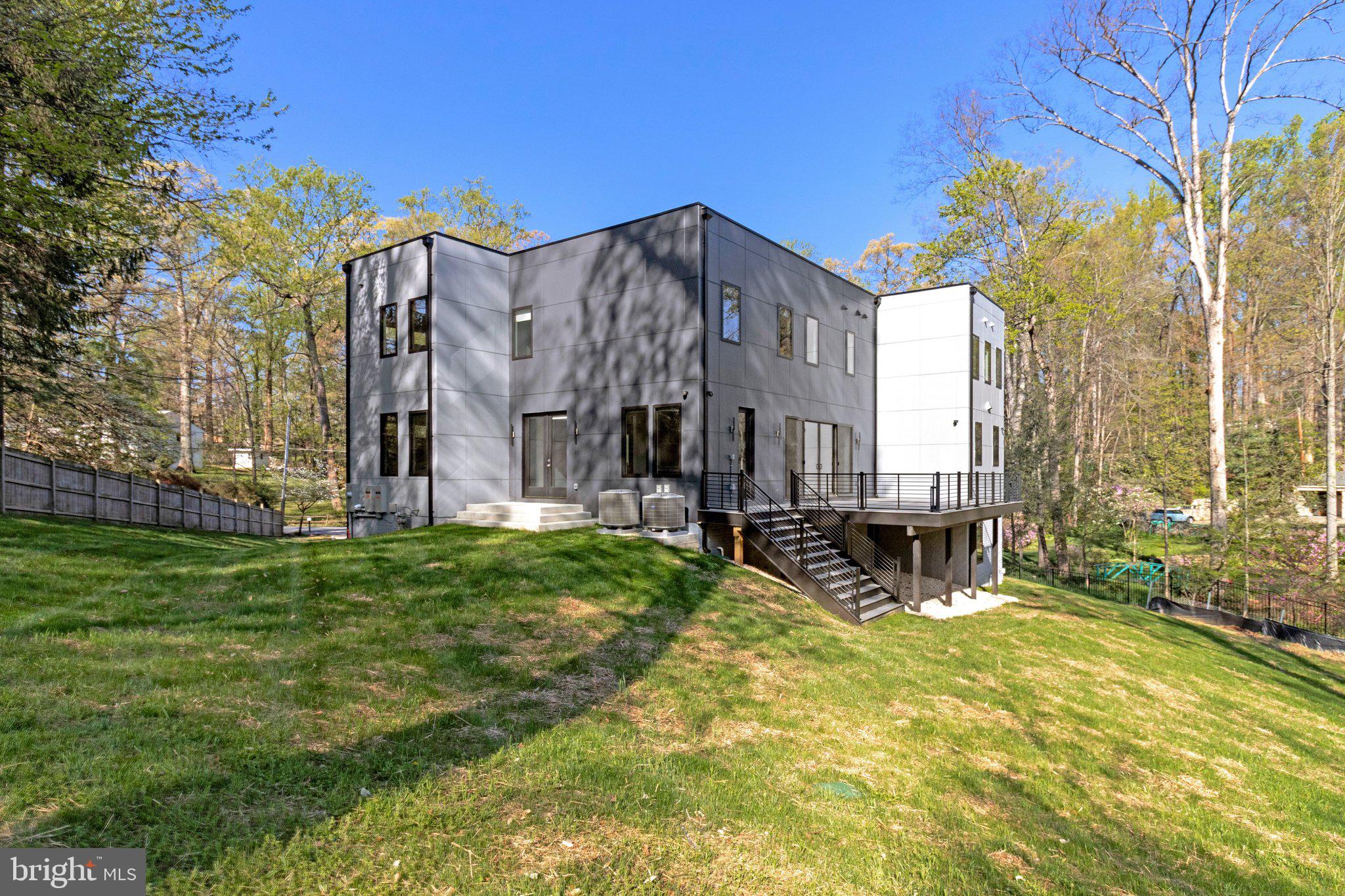 MANTUA - Residential