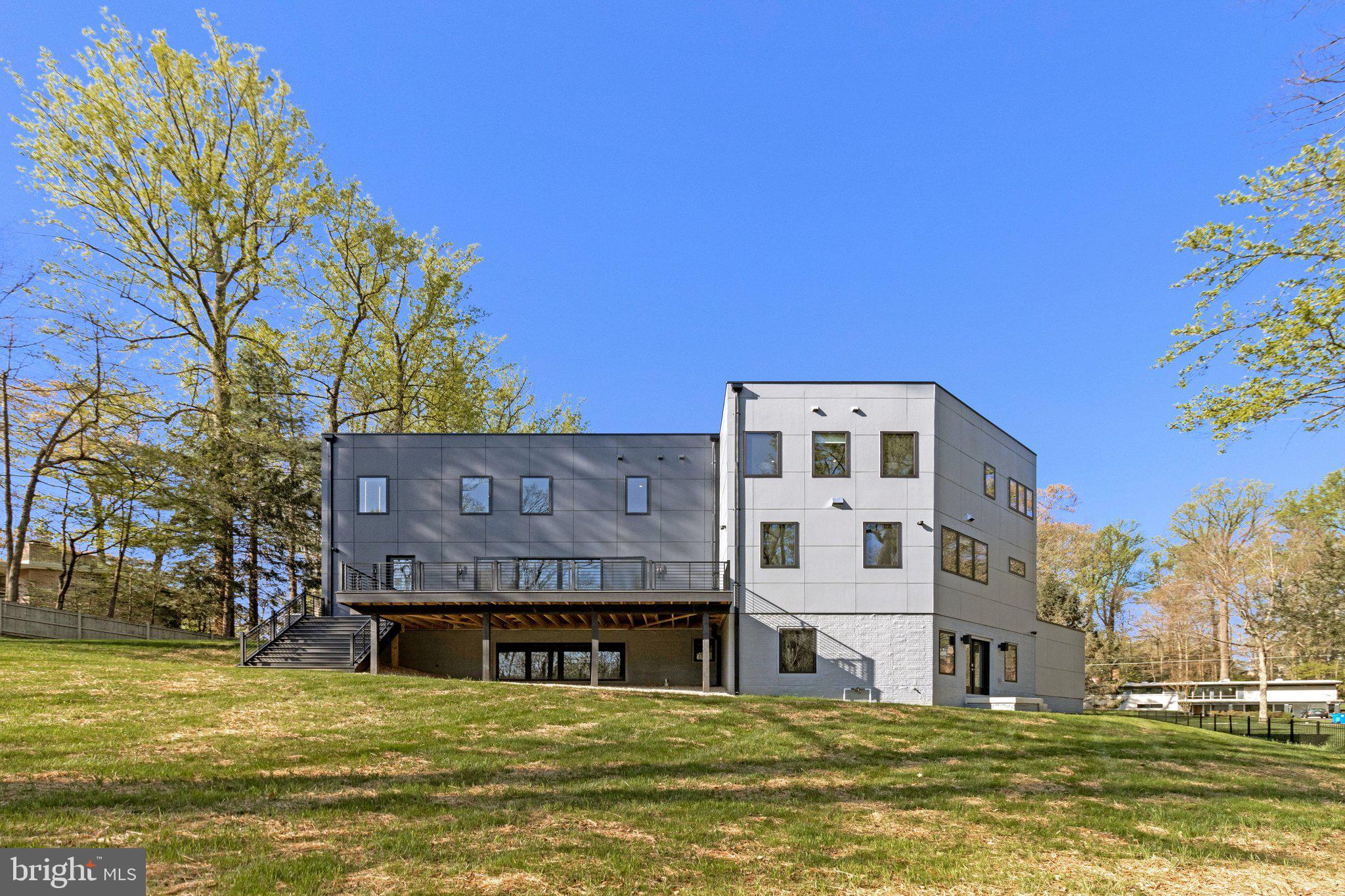 MANTUA - Residential