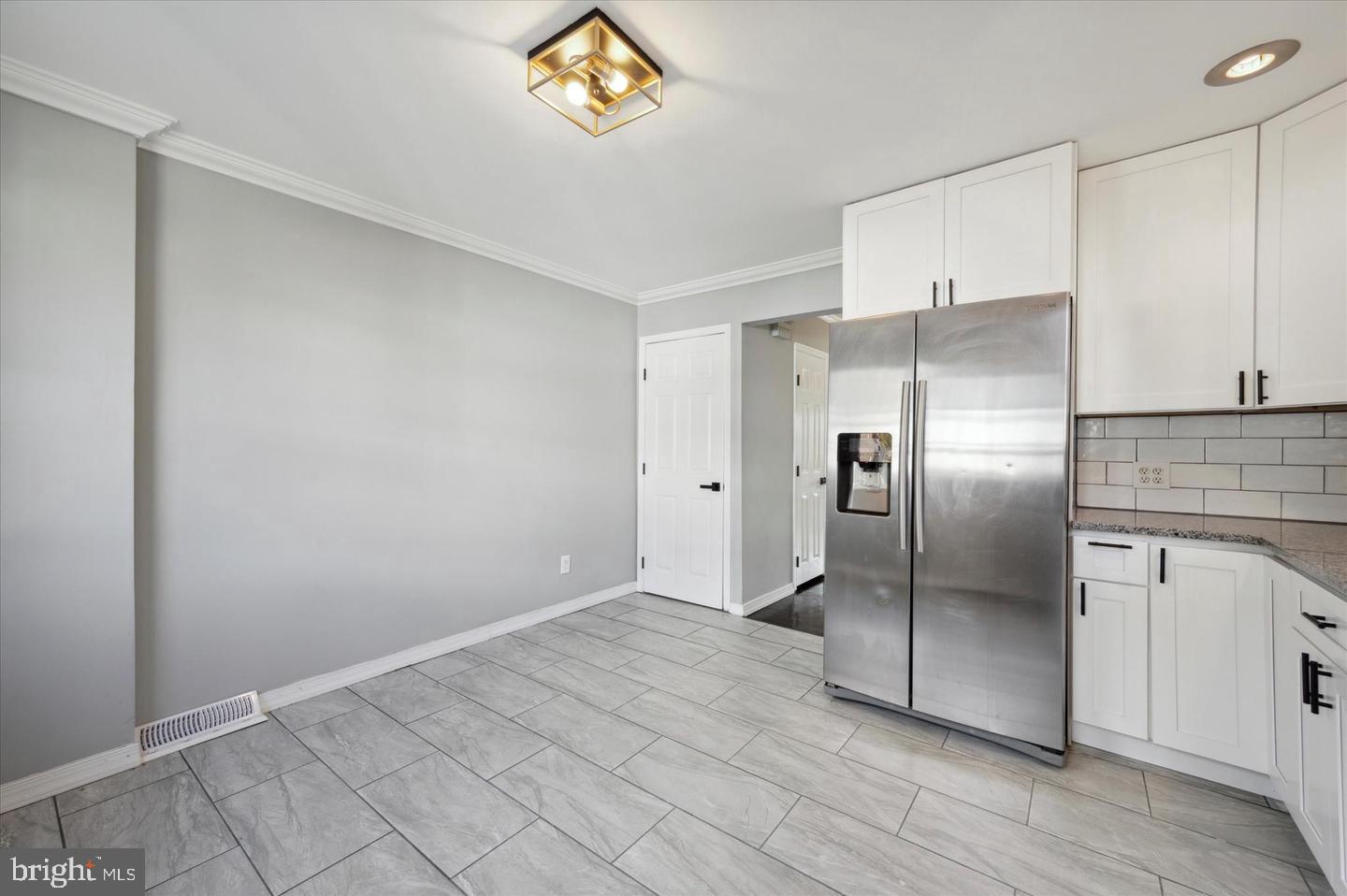 725 MT VERNON AVENUE