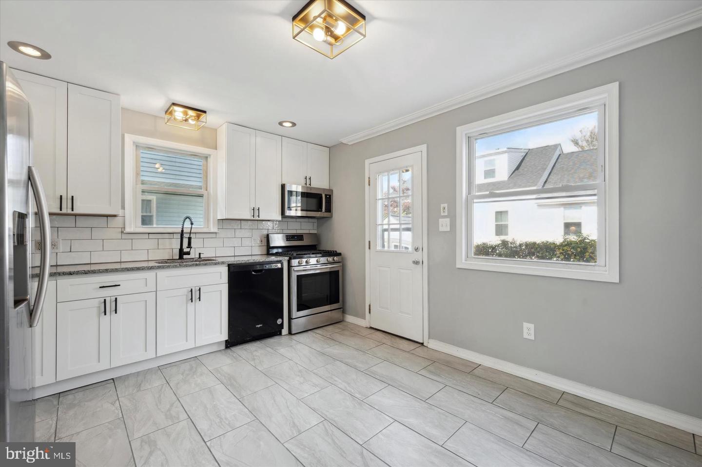 725 MT VERNON AVENUE
