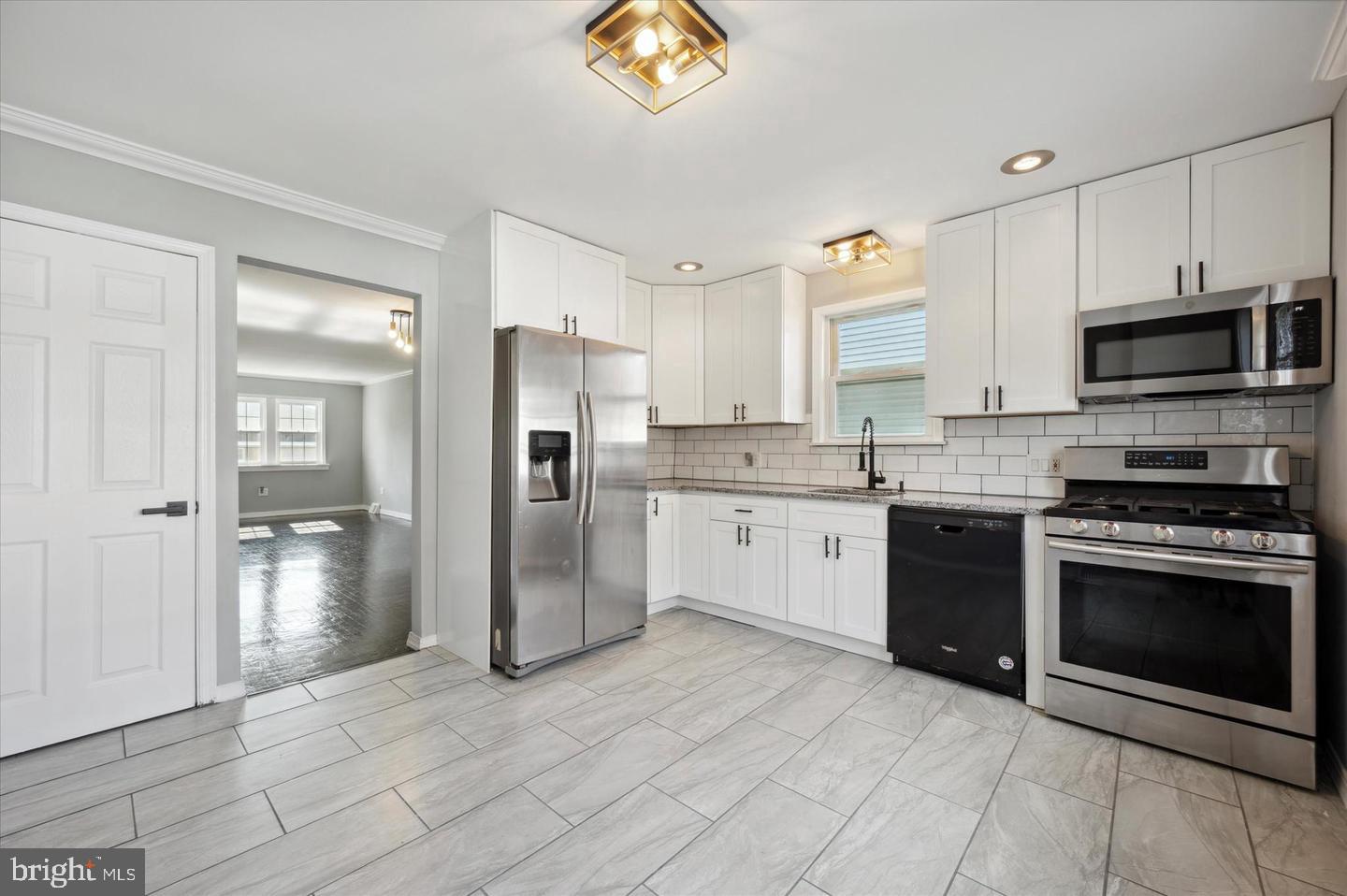 725 MT VERNON AVENUE
