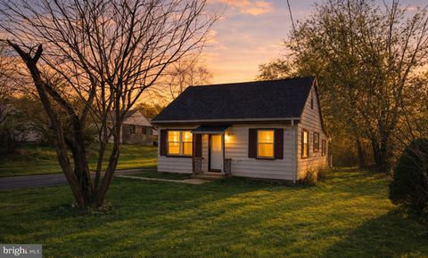 Photo of 220 S Johnson Street, HARRISBURG, PA 17112 (MLS # PADA2058936)