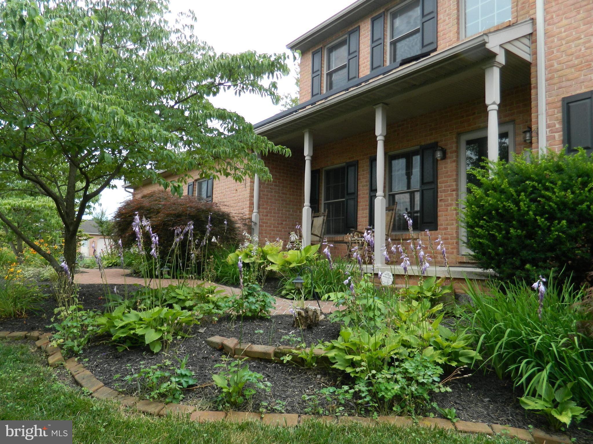 208 MONTCLAIR COURT