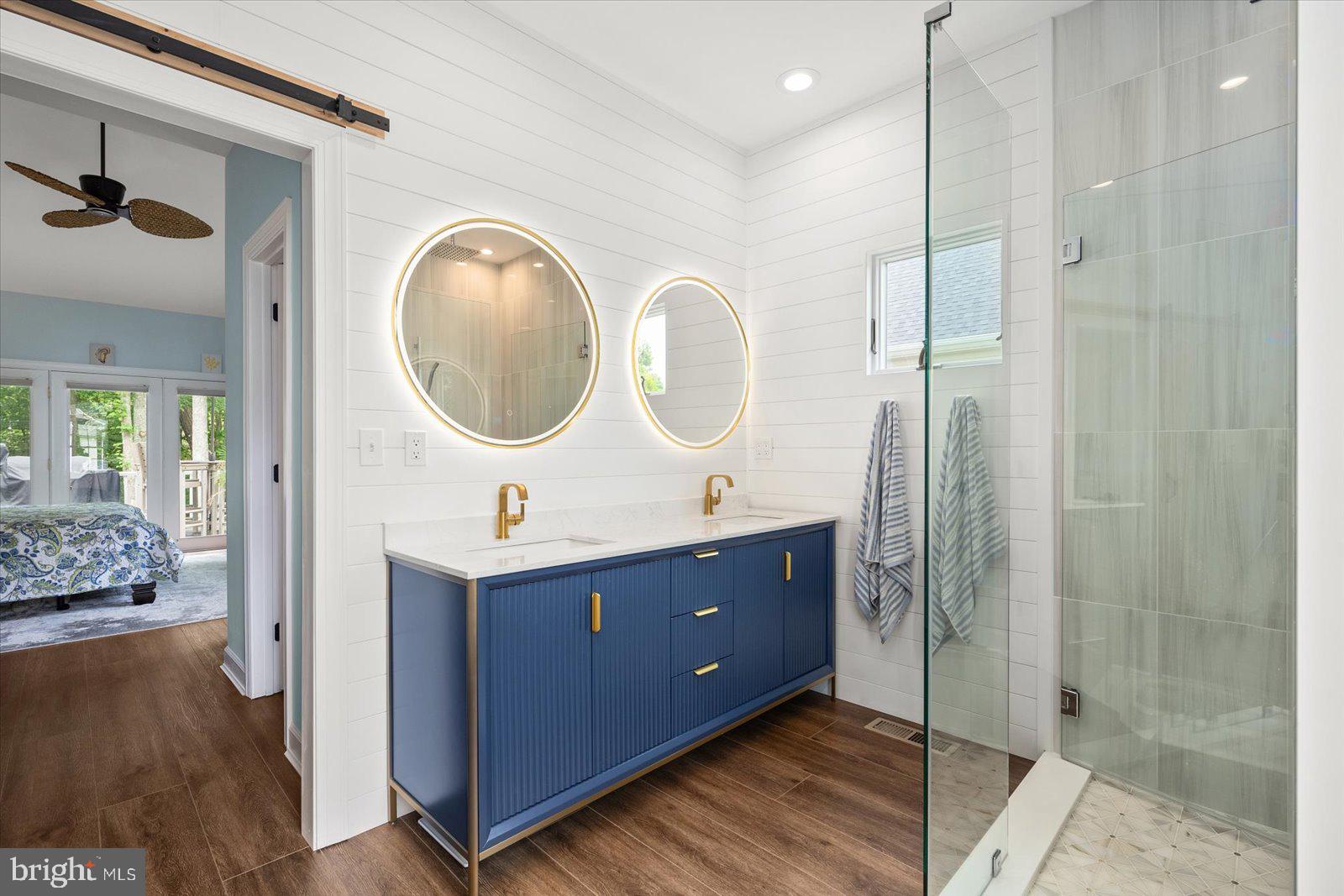 WHISPERING WOODS - Residential