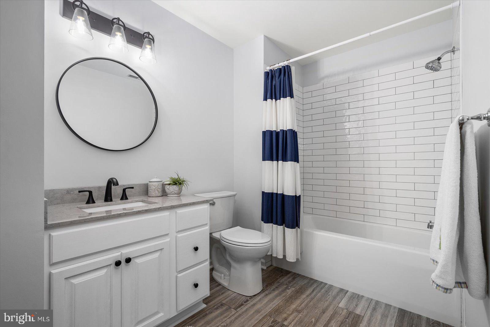 WHISPERING WOODS - Residential