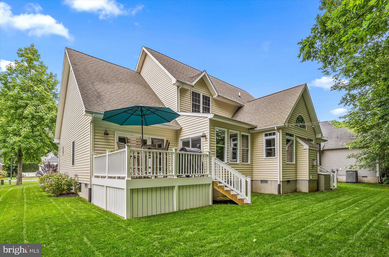 WHISPERING WOODS - Residential