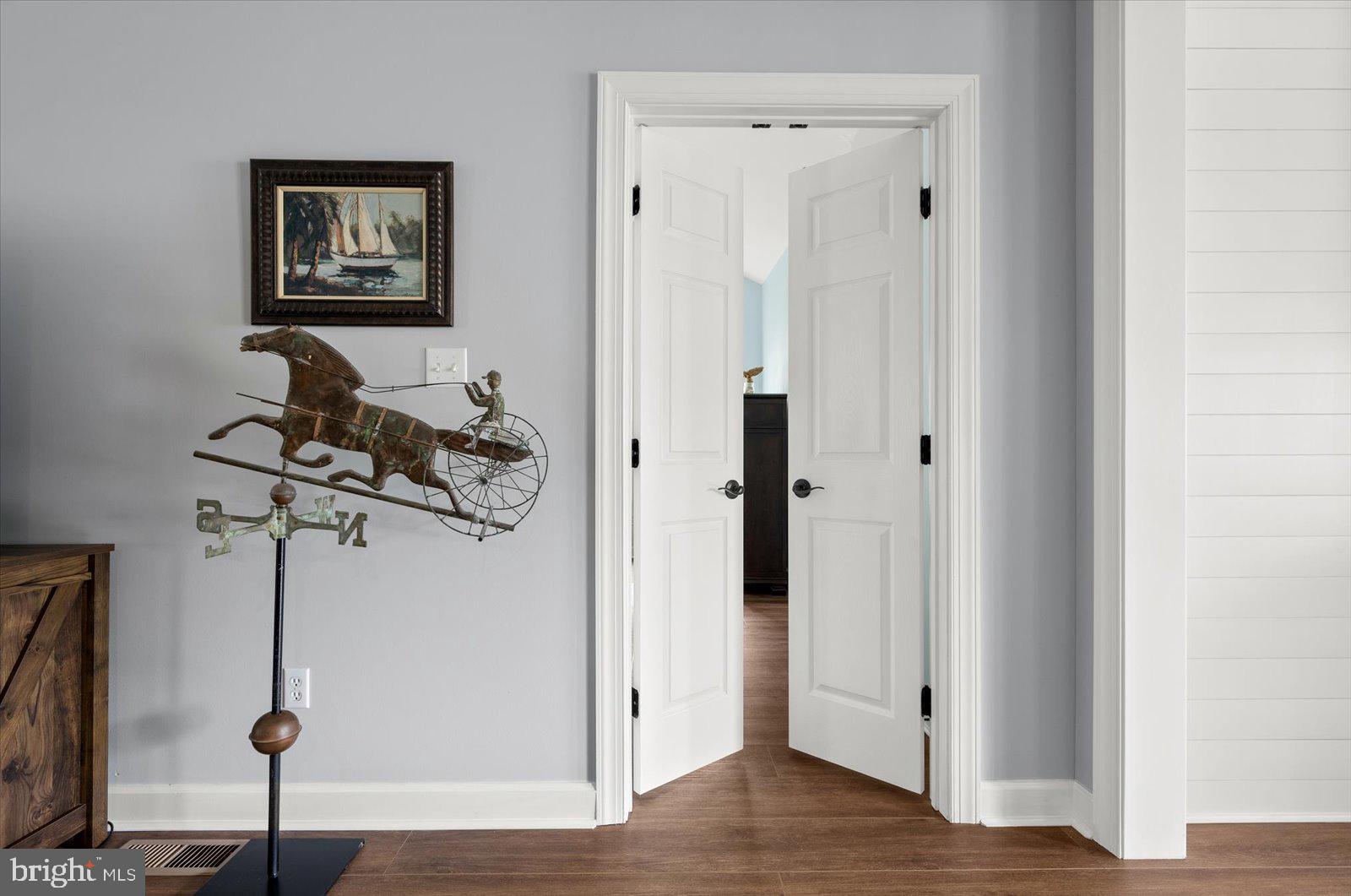 WHISPERING WOODS - Residential