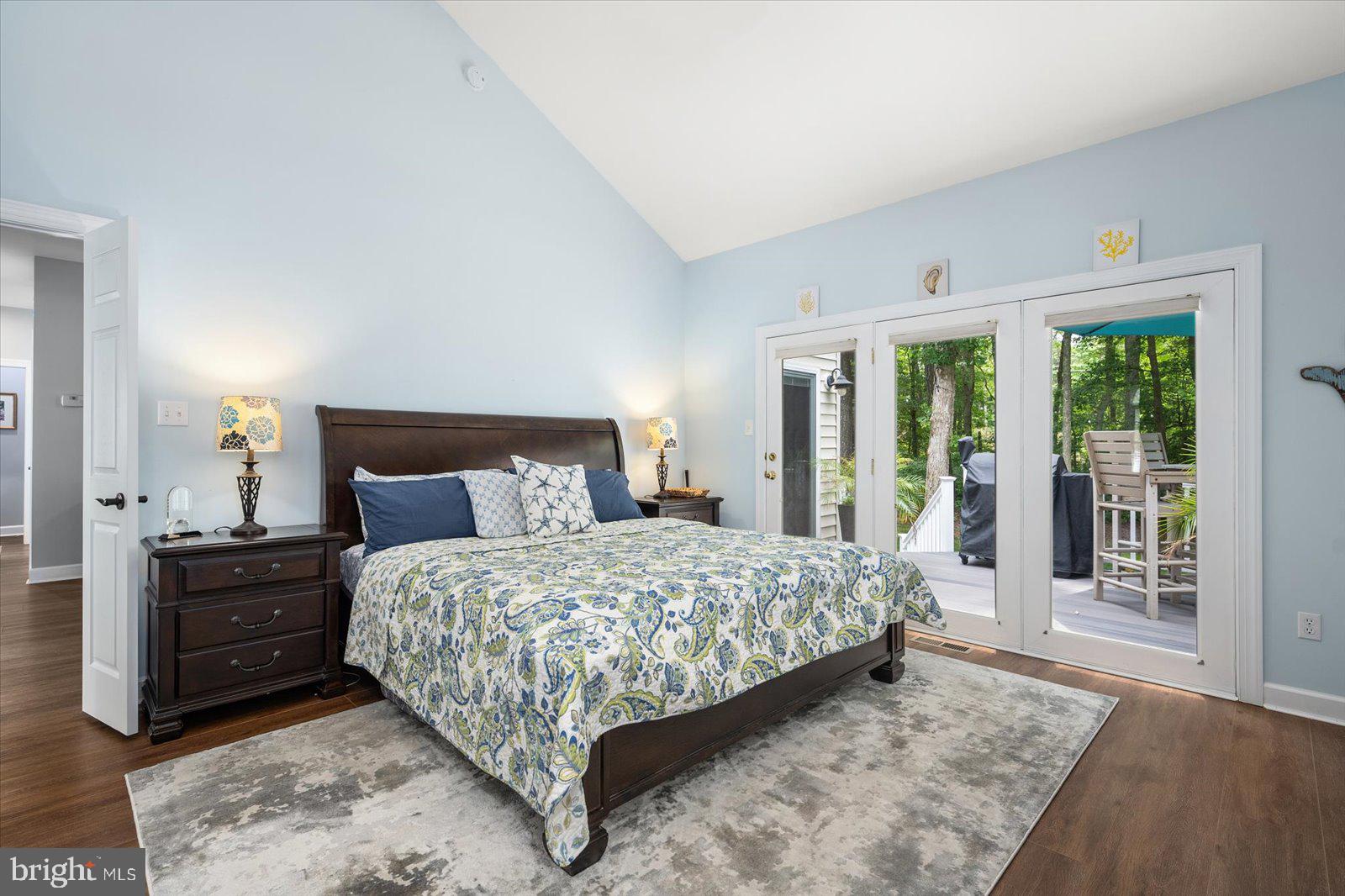 WHISPERING WOODS - Residential