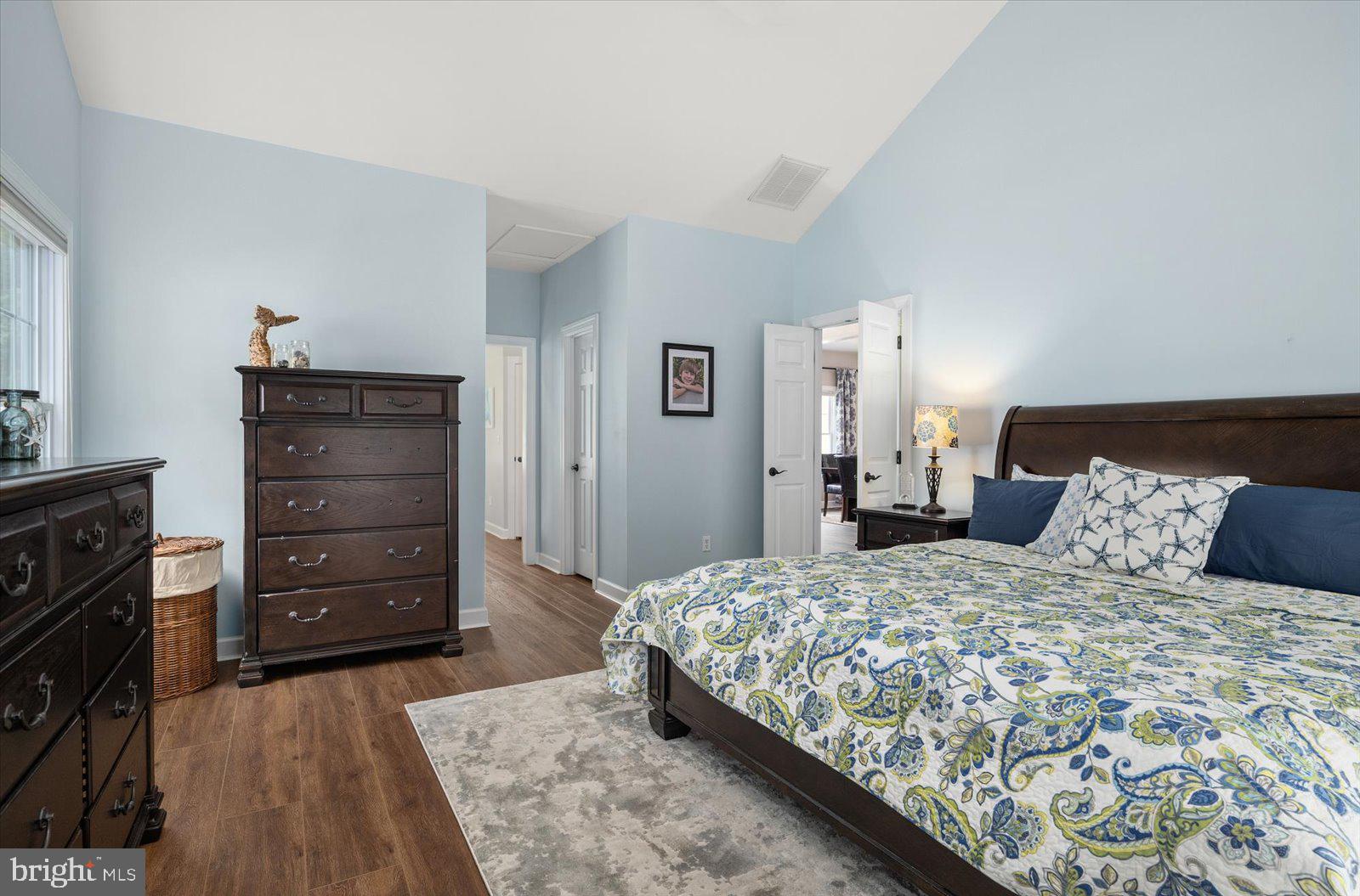 WHISPERING WOODS - Residential