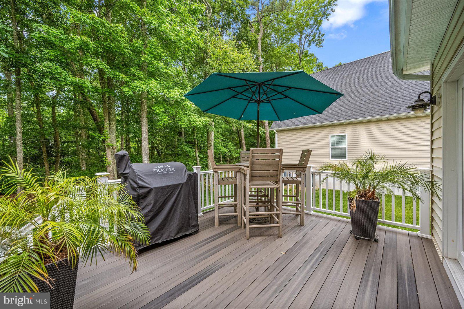 WHISPERING WOODS - Residential