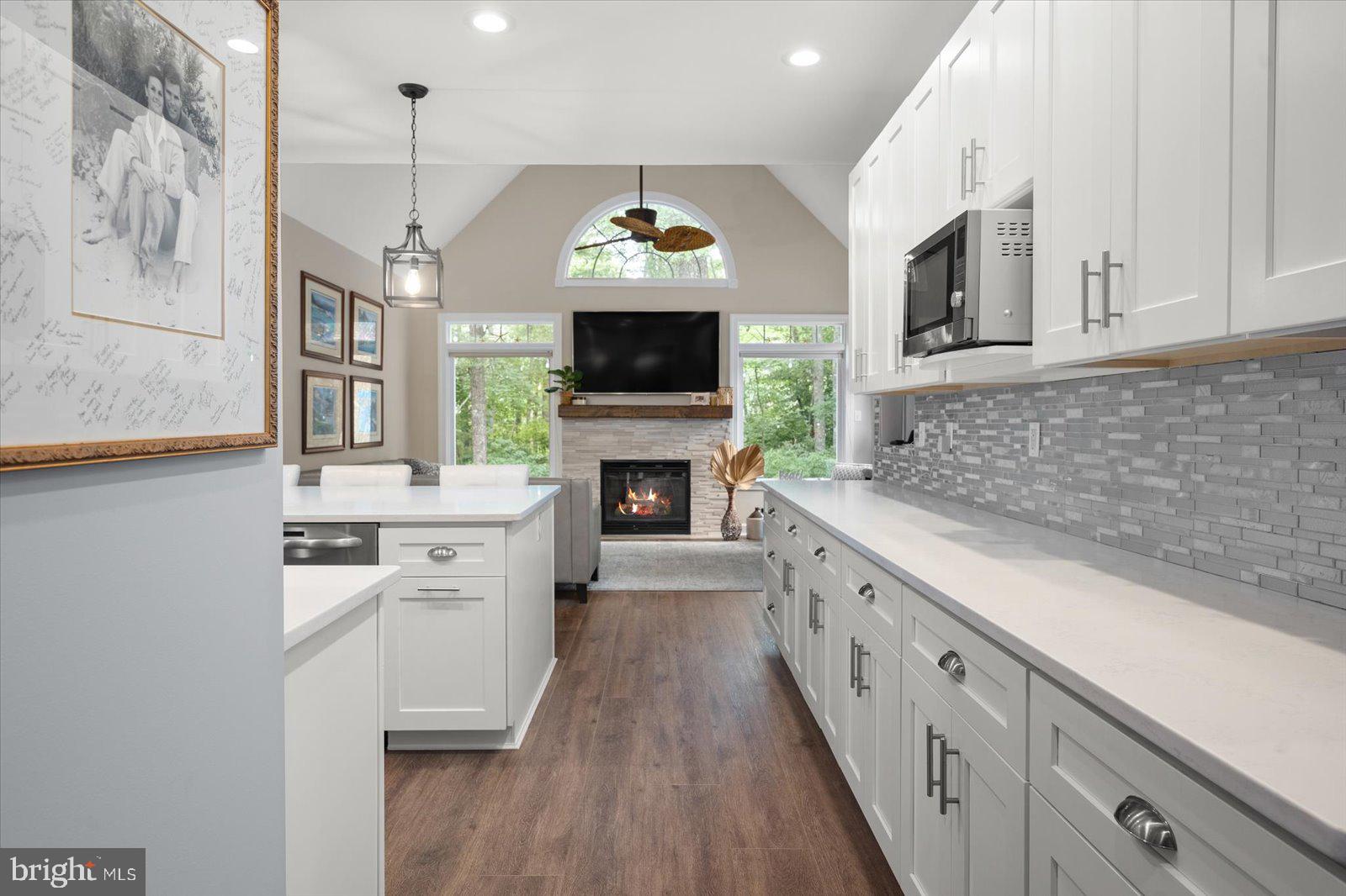 WHISPERING WOODS - Residential