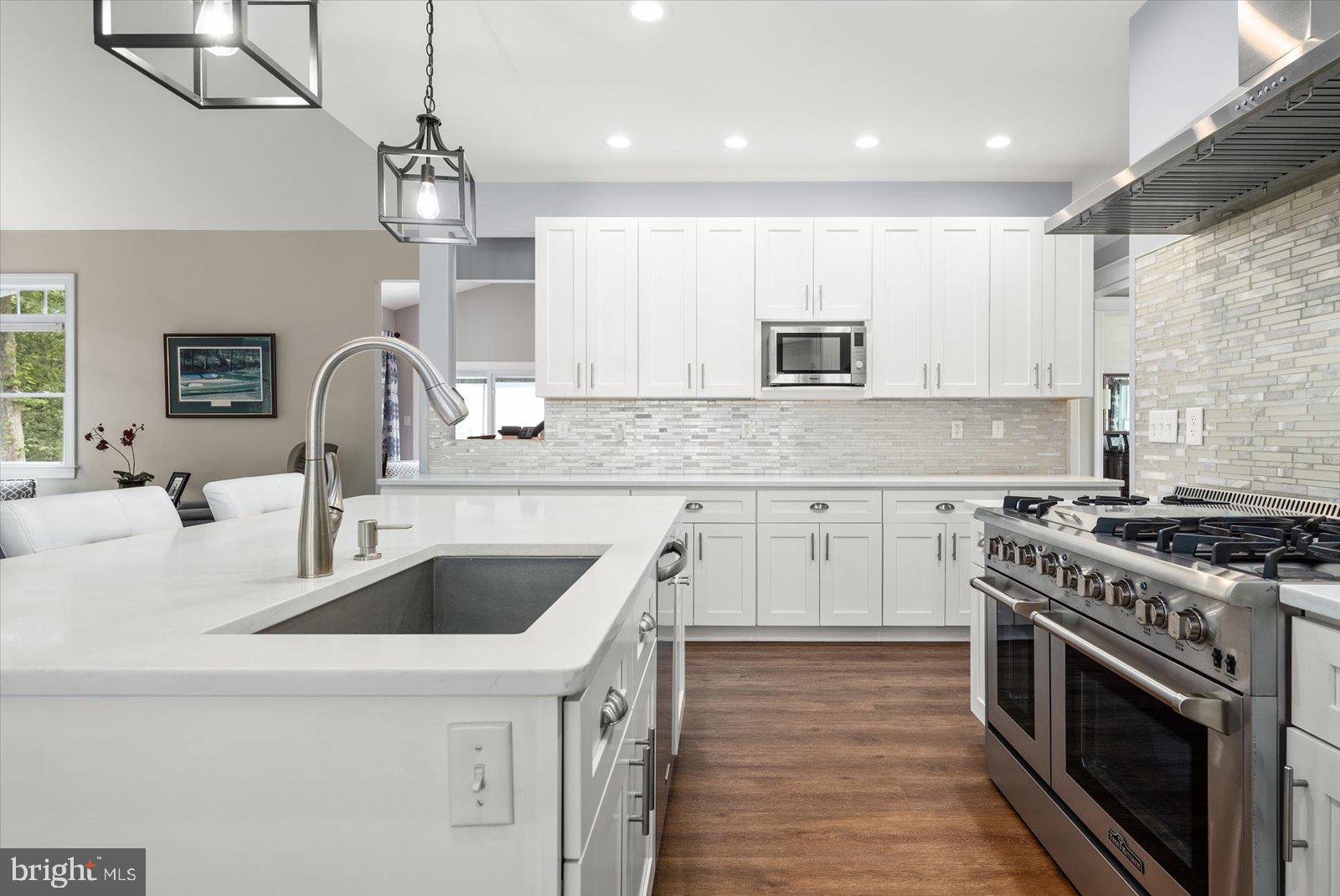 WHISPERING WOODS - Residential