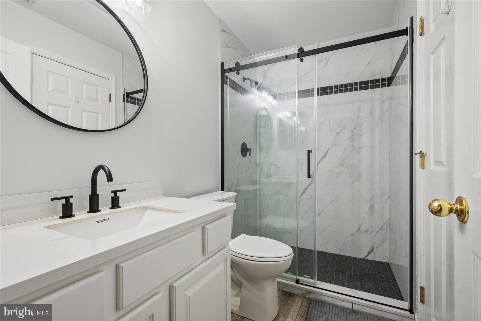 WHISPERING WOODS - Residential