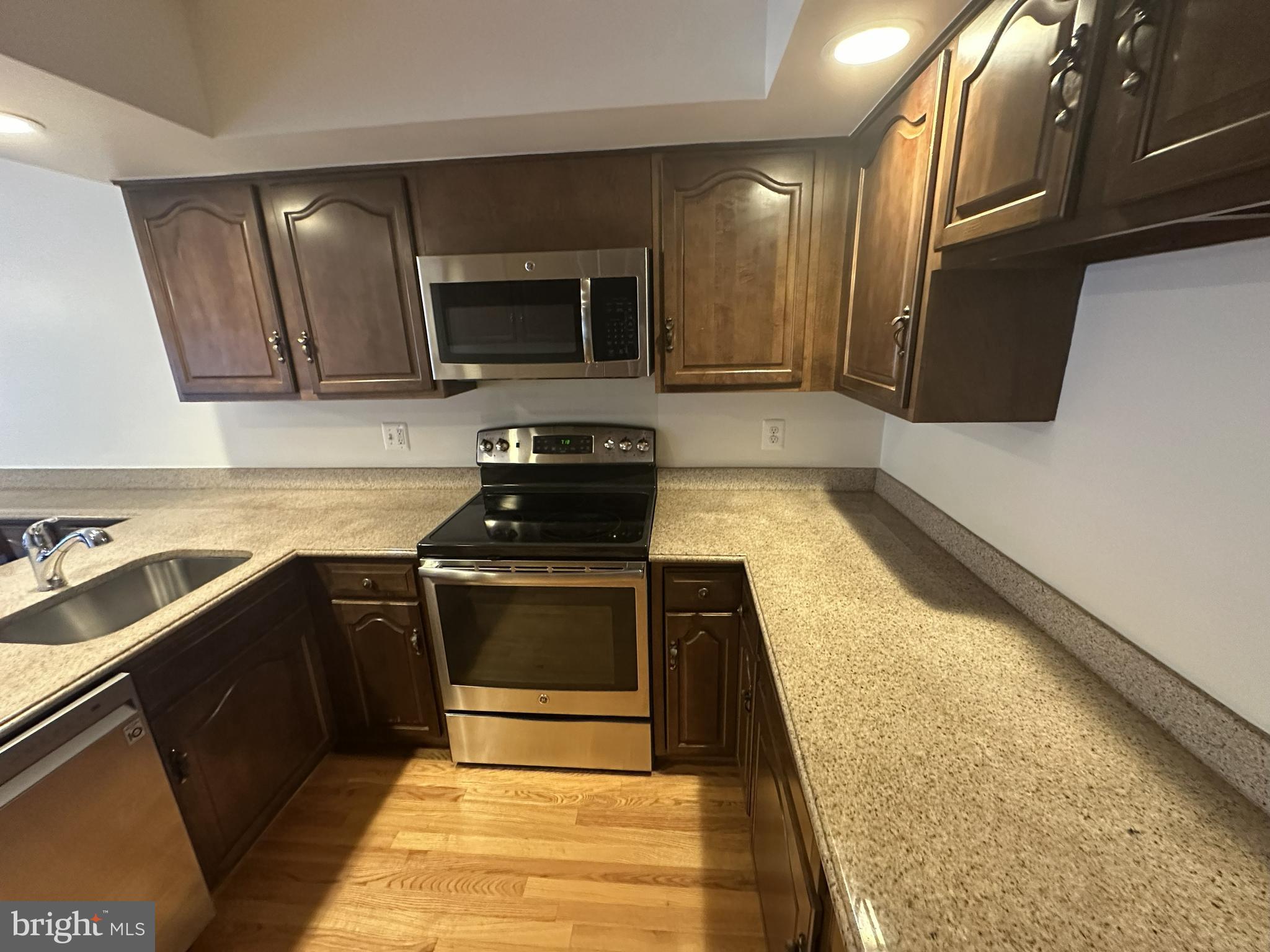 MADISON OF MCLEAN - Residential Lease