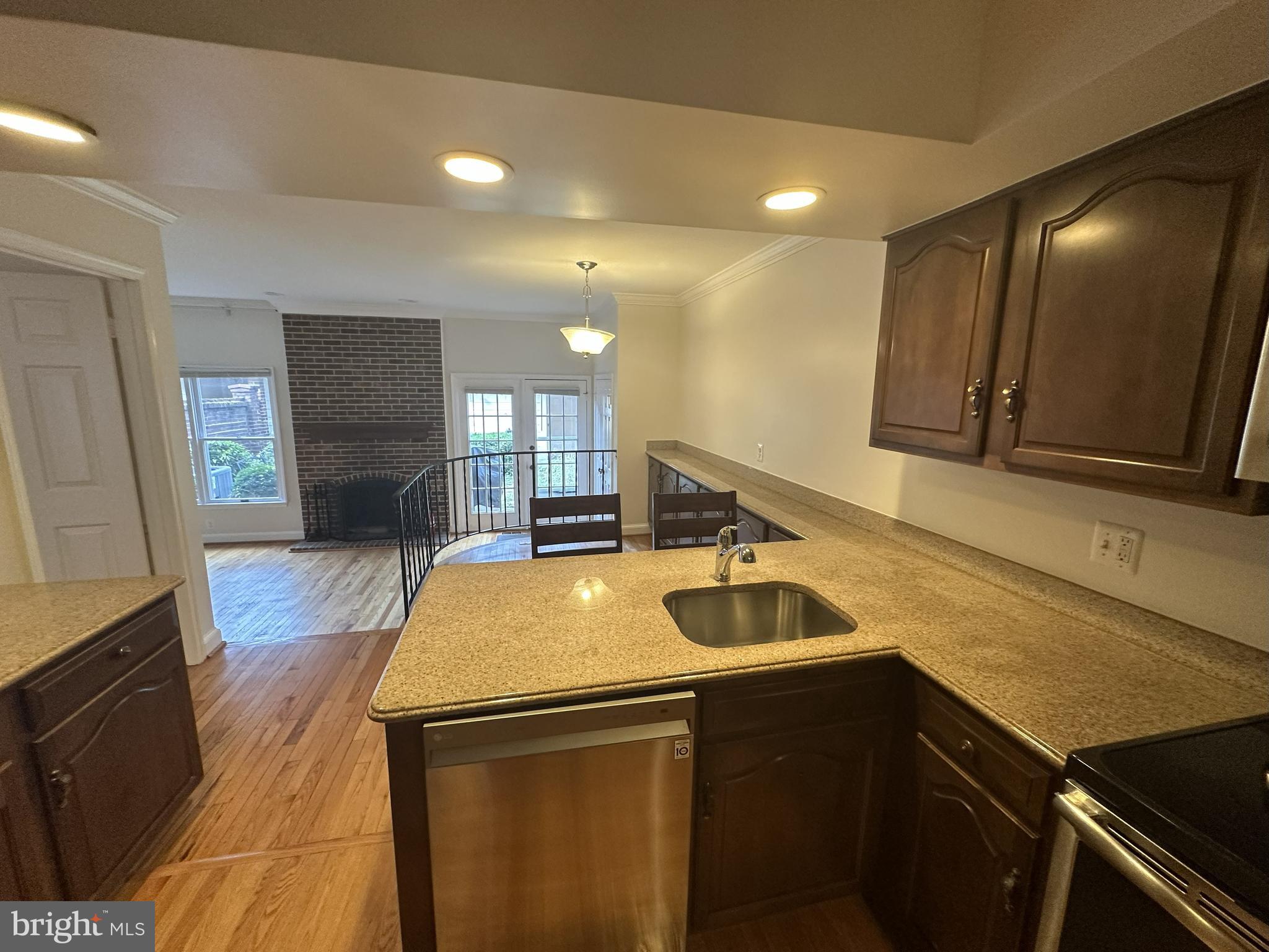 MADISON OF MCLEAN - Residential Lease