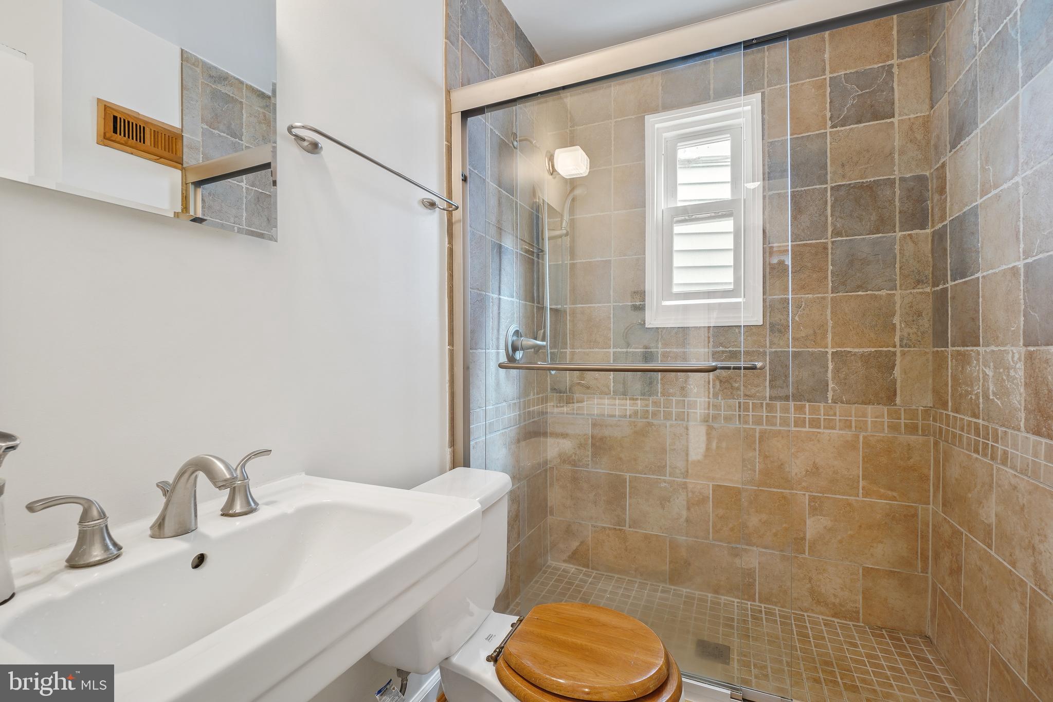 AYRLAWN - Residential