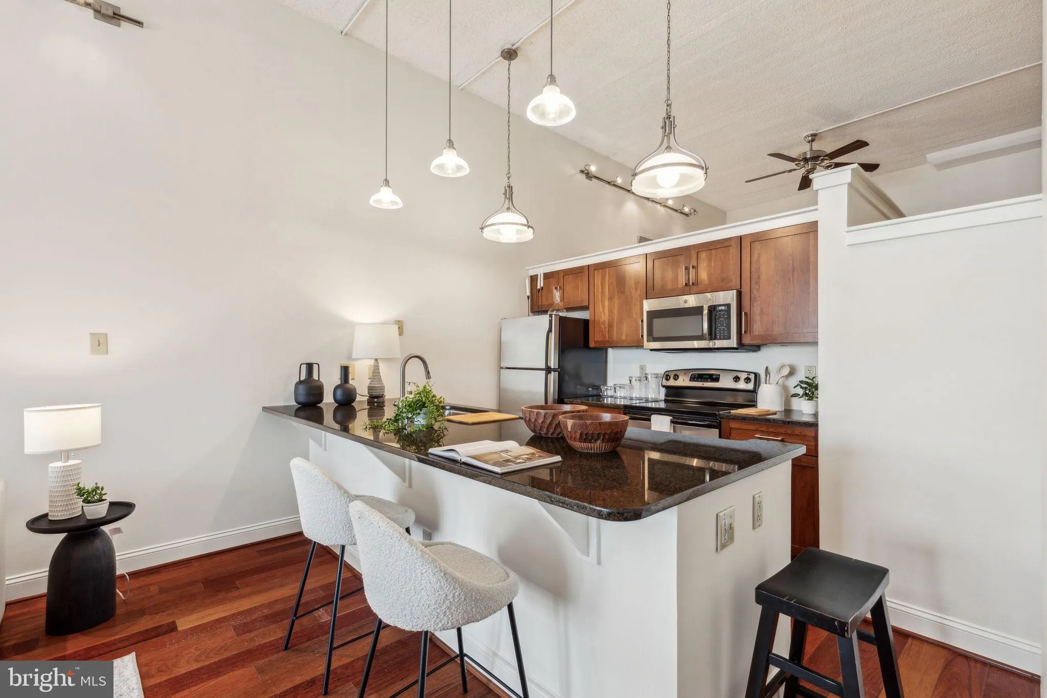 Philadelphia, Pennsylvania 19103, United States, 2 Bedrooms Bedrooms, ,2 BathroomsBathrooms,Residential,Contingent,136448