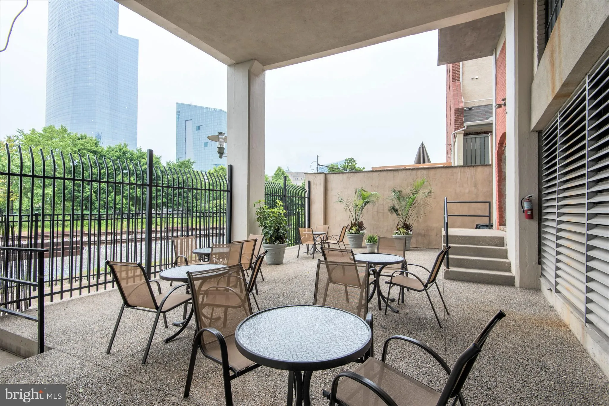 Philadelphia, Pennsylvania 19103, United States, 2 Bedrooms Bedrooms, ,2 BathroomsBathrooms,Residential,Contingent,136448