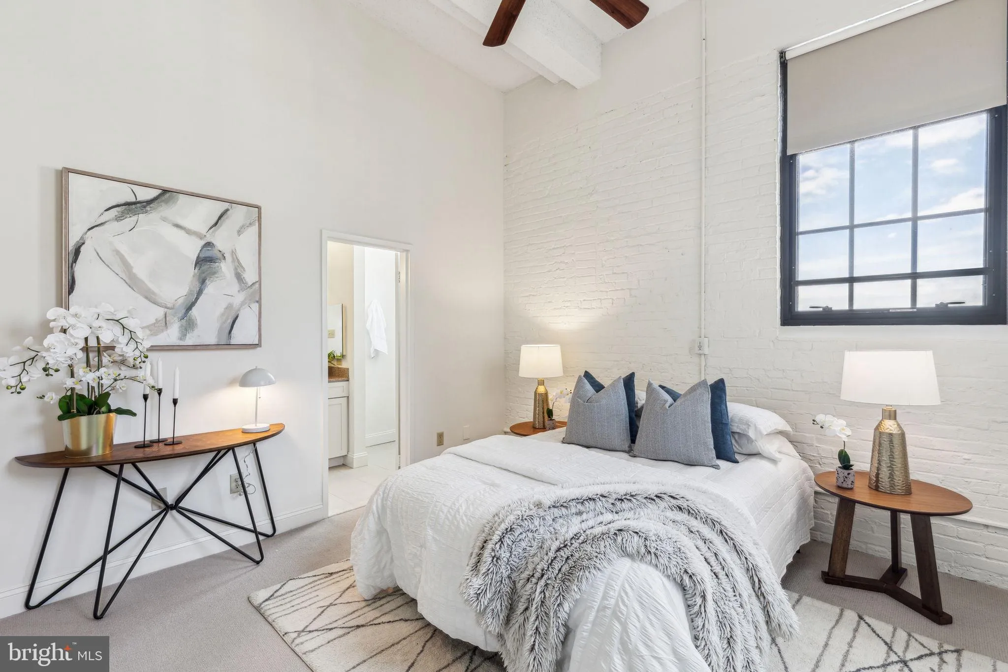 Philadelphia, Pennsylvania 19103, United States, 2 Bedrooms Bedrooms, ,2 BathroomsBathrooms,Residential,Contingent,136448