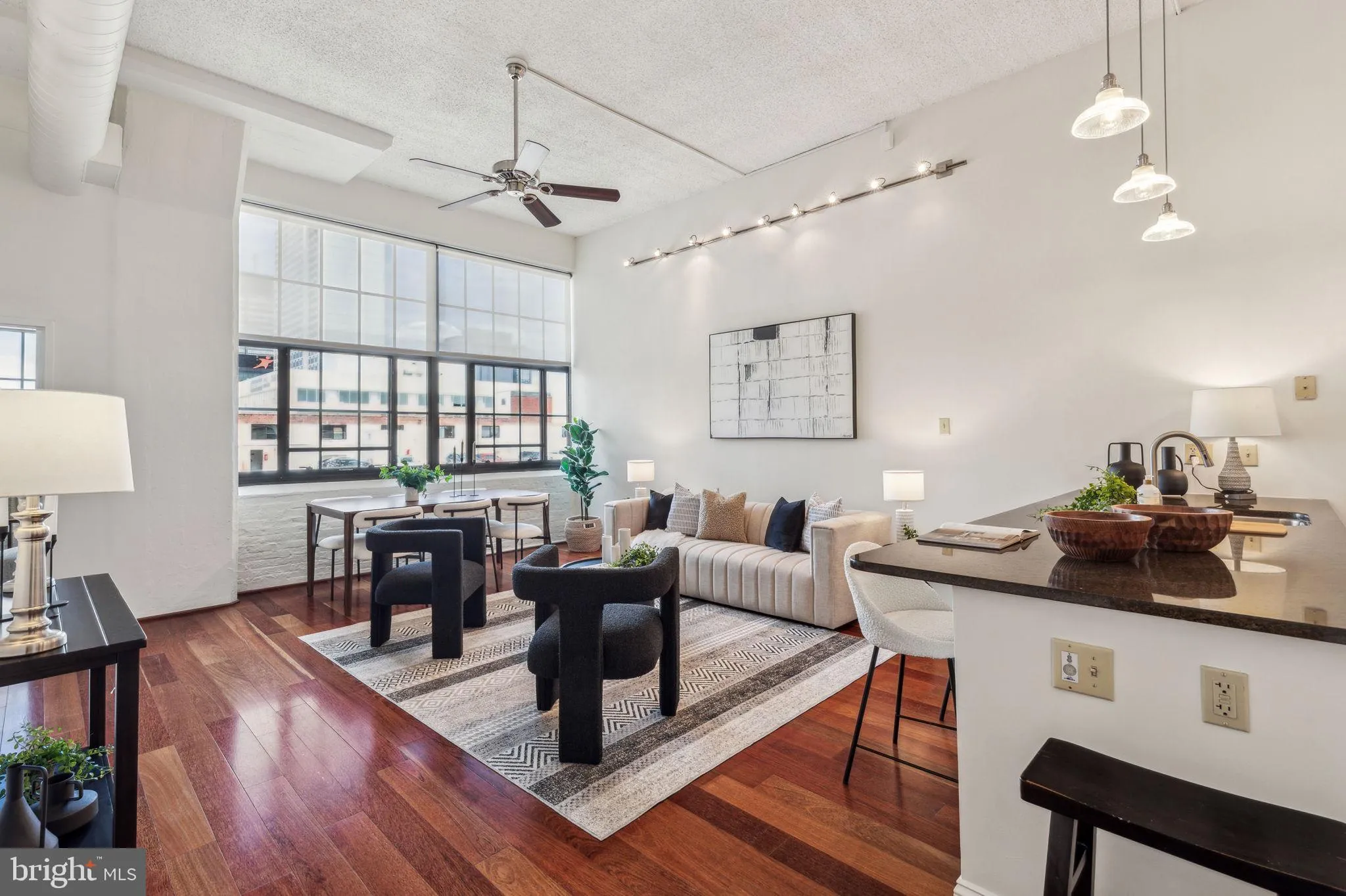 Philadelphia, Pennsylvania 19103, United States, 2 Bedrooms Bedrooms, ,2 BathroomsBathrooms,Residential,Contingent,136448