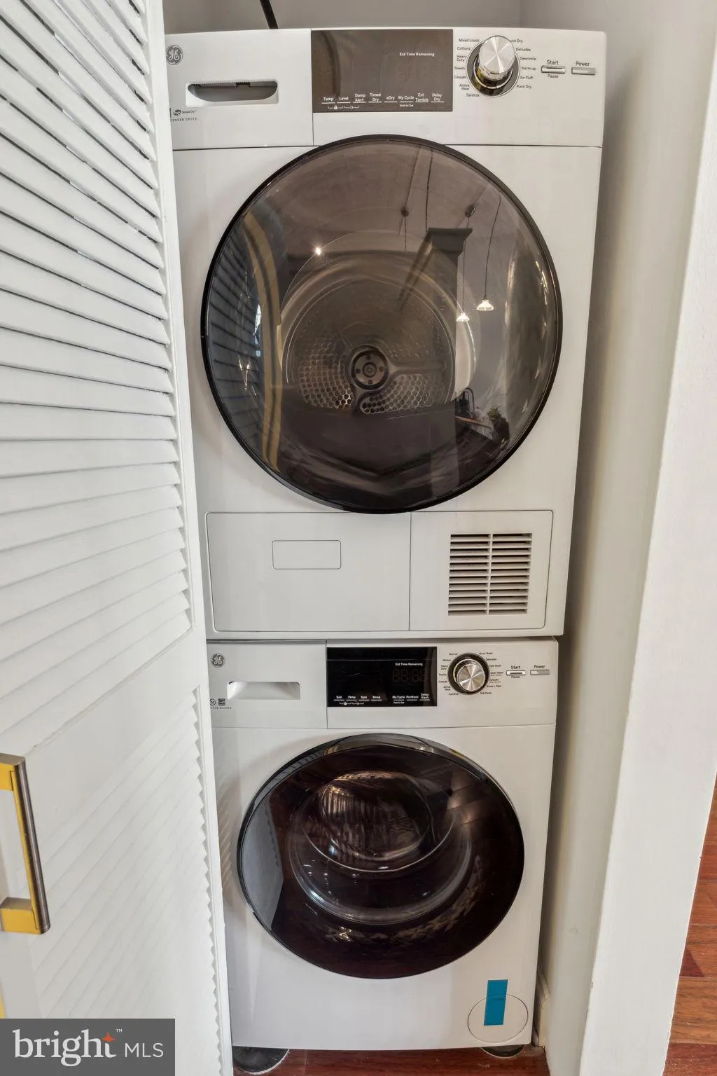 Philadelphia, Pennsylvania 19103, United States, 2 Bedrooms Bedrooms, ,2 BathroomsBathrooms,Residential,Contingent,136448