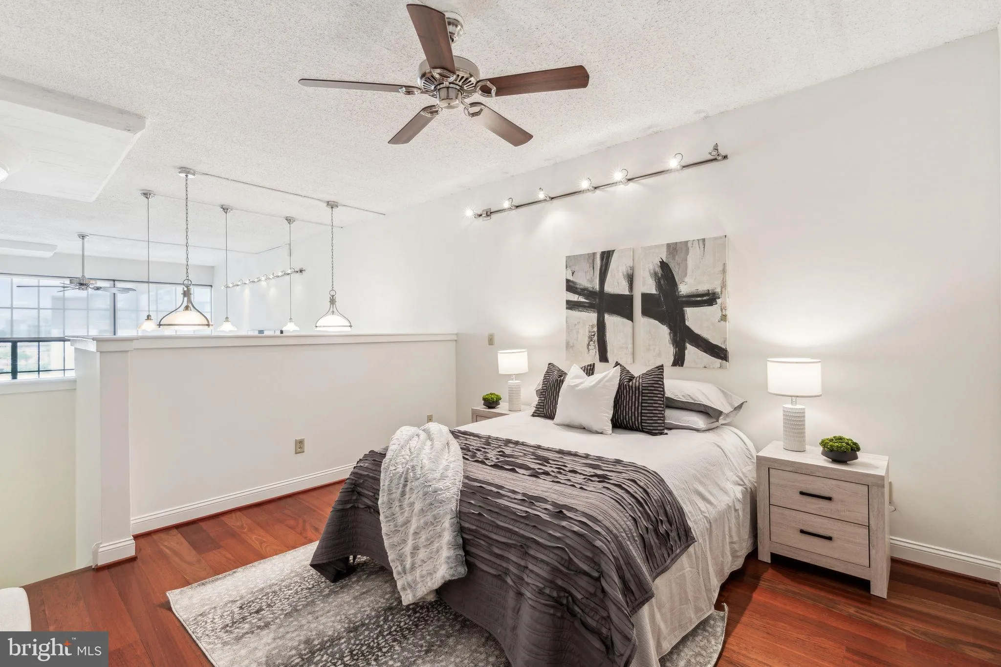 Philadelphia, Pennsylvania 19103, United States, 2 Bedrooms Bedrooms, ,2 BathroomsBathrooms,Residential,Contingent,136448