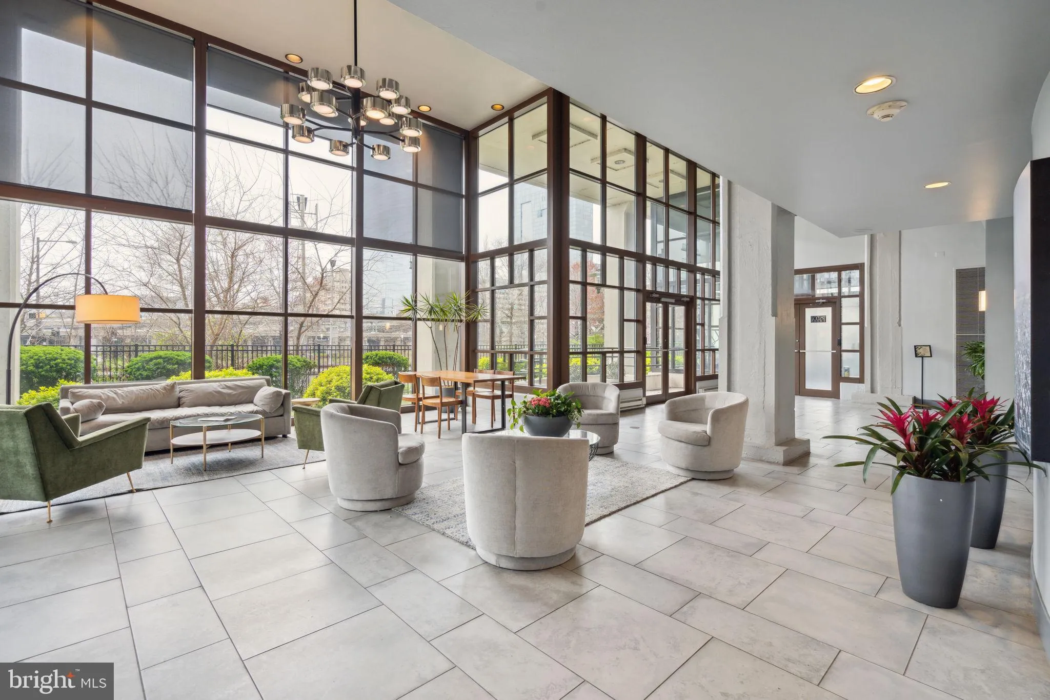 Philadelphia, Pennsylvania 19103, United States, 2 Bedrooms Bedrooms, ,2 BathroomsBathrooms,Residential,Contingent,136448