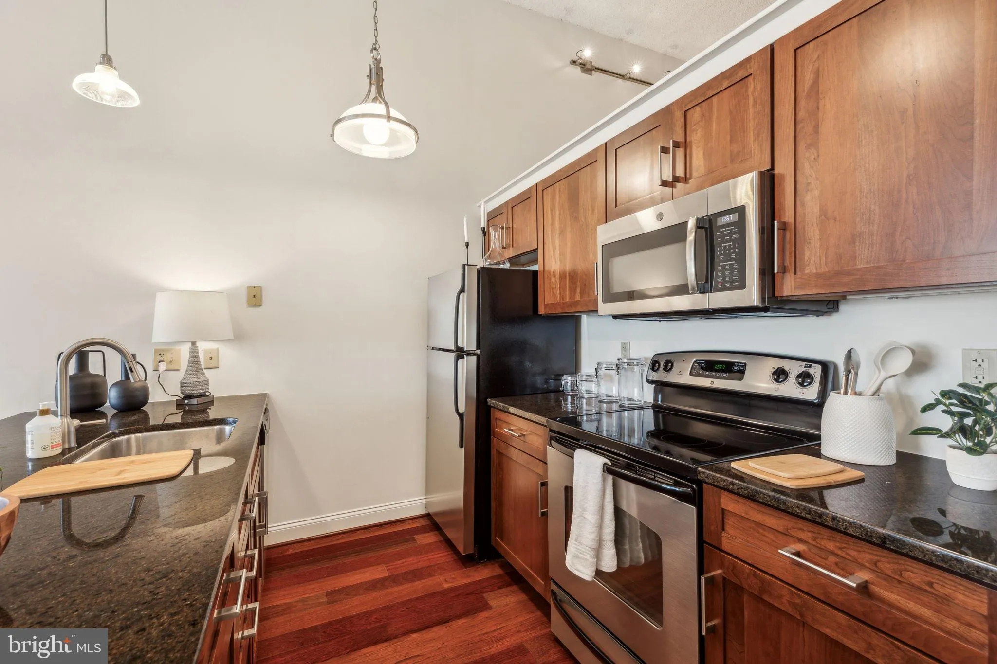 Philadelphia, Pennsylvania 19103, United States, 2 Bedrooms Bedrooms, ,2 BathroomsBathrooms,Residential,Contingent,136448