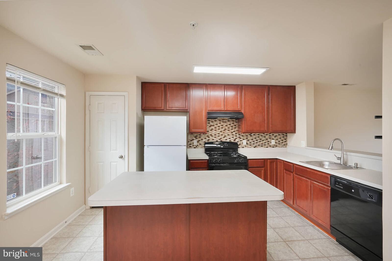 ARORA HILLS - Residential