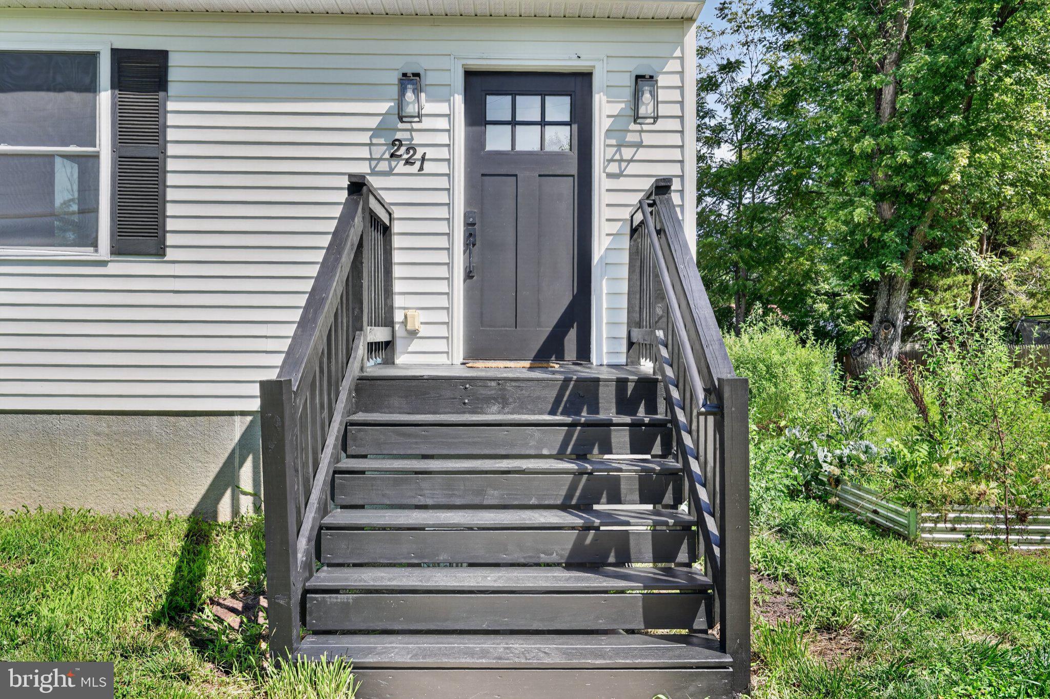 221 TRUMAN AVENUE