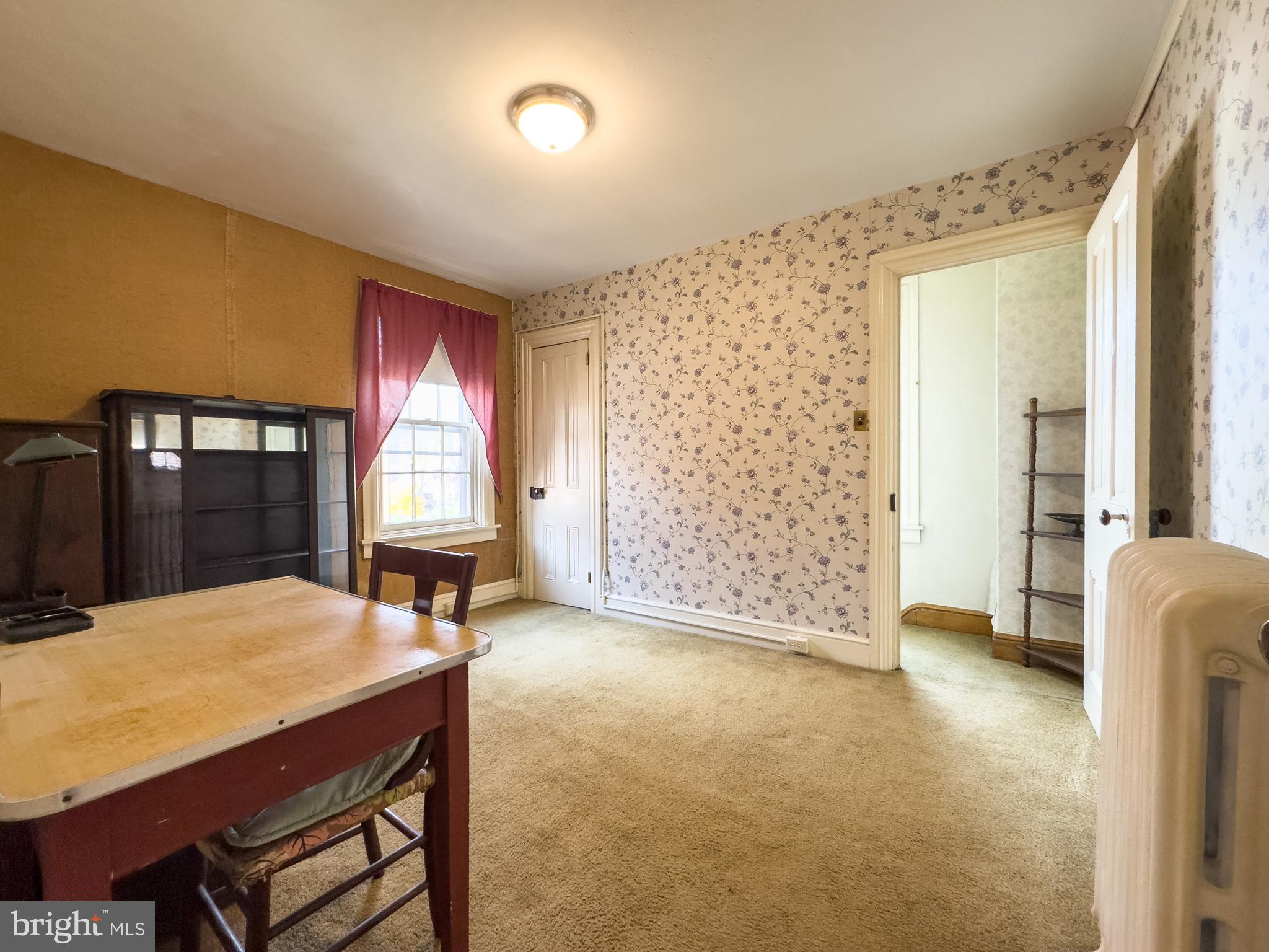 CHESTNUT HILL - Residential