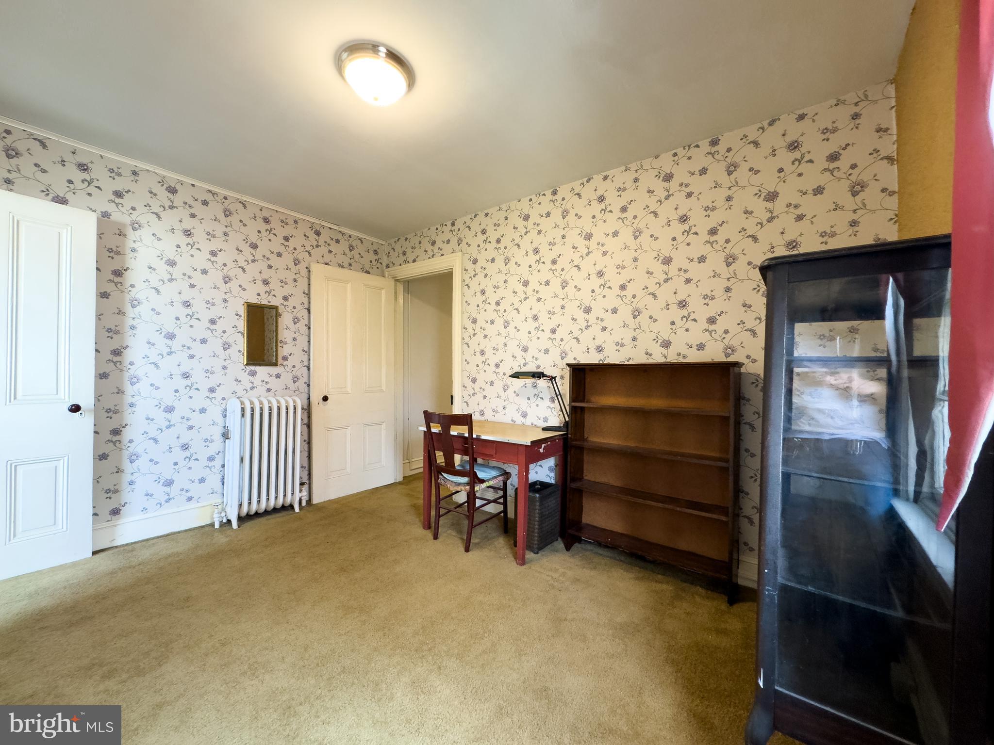 CHESTNUT HILL - Residential