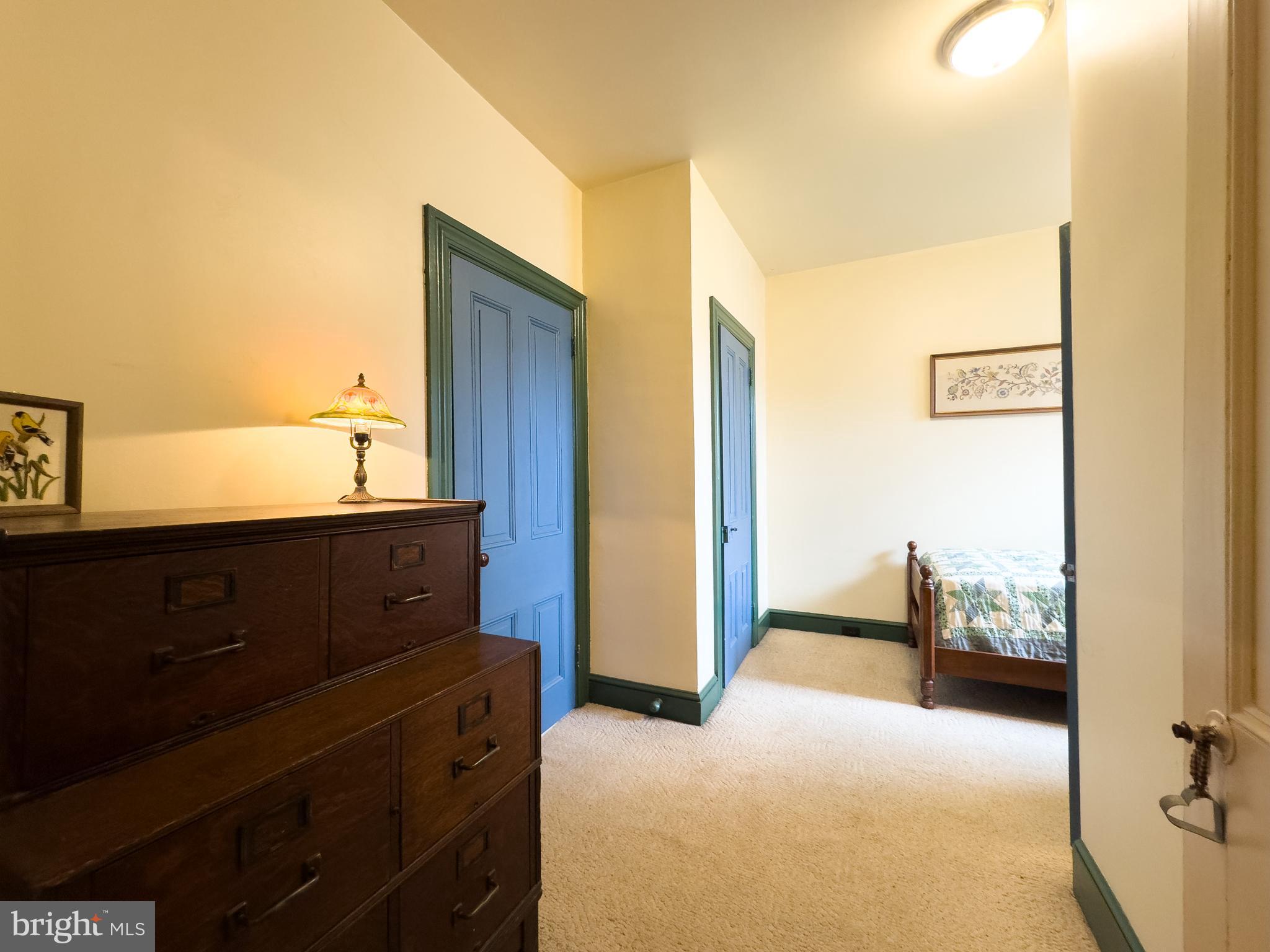 CHESTNUT HILL - Residential