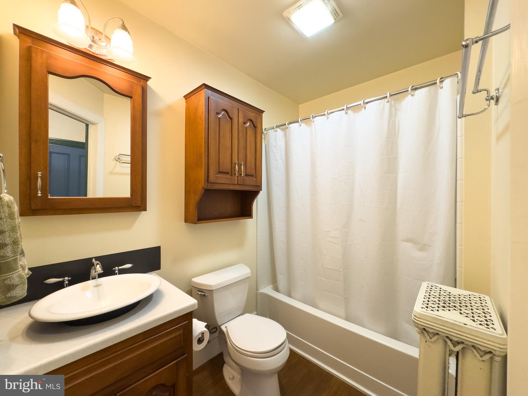 CHESTNUT HILL - Residential