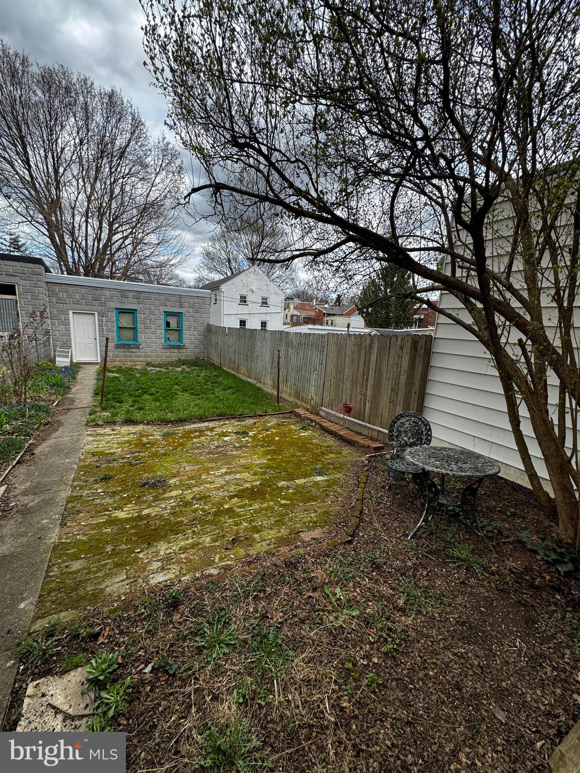 CHESTNUT HILL - Residential