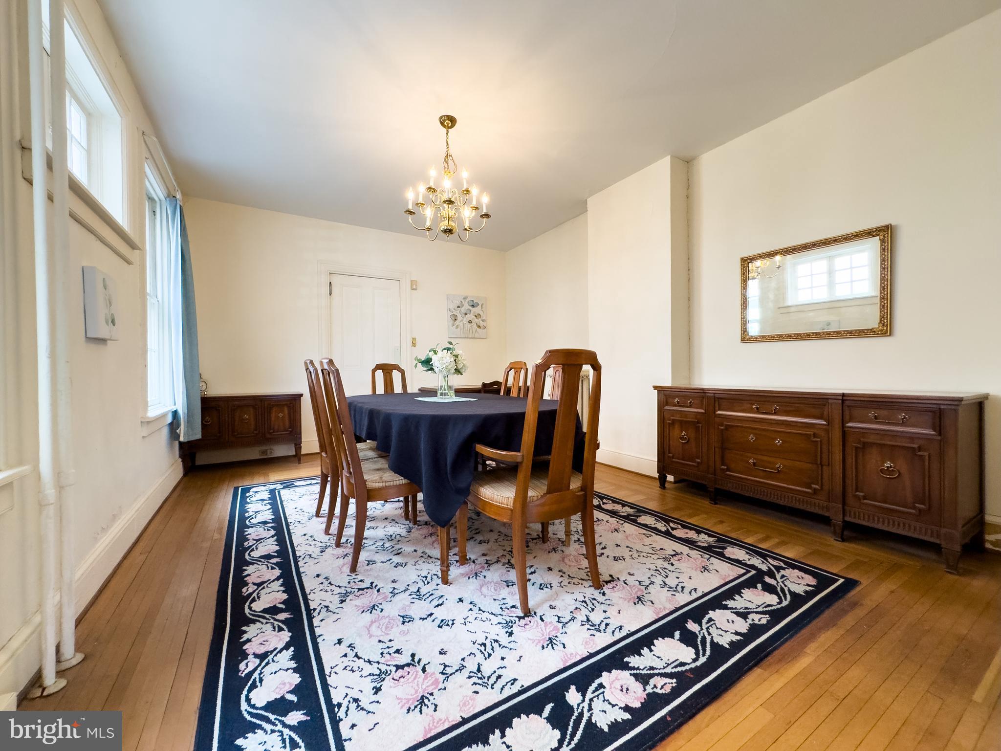 CHESTNUT HILL - Residential