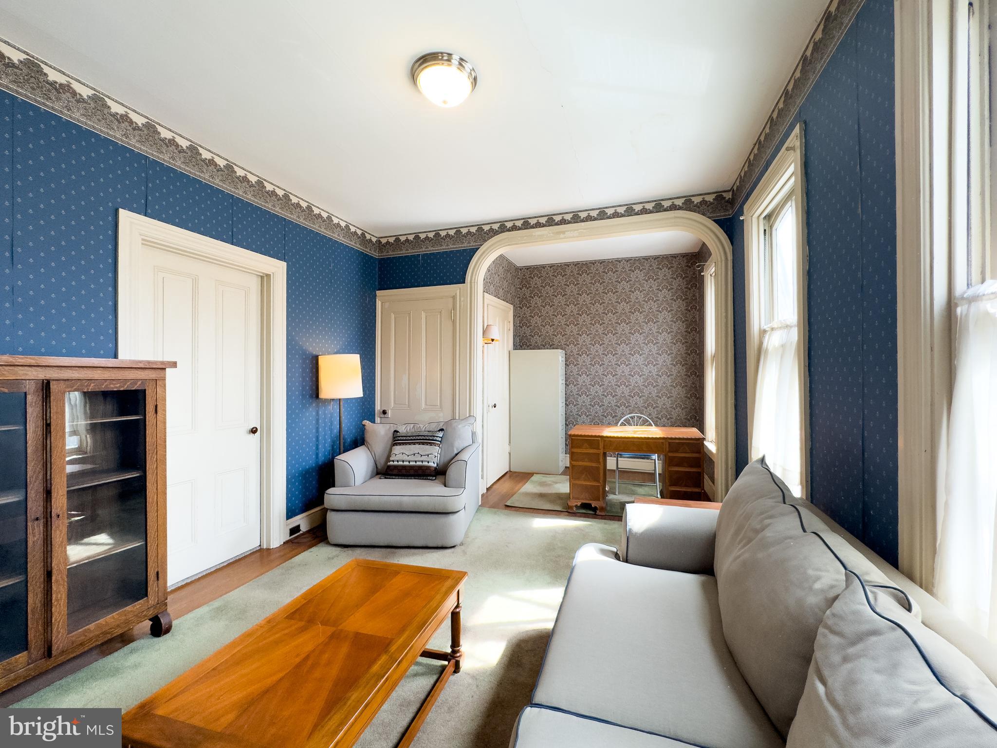 CHESTNUT HILL - Residential