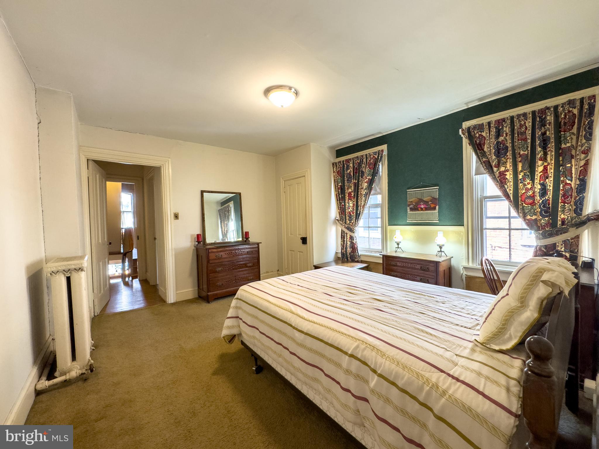 CHESTNUT HILL - Residential