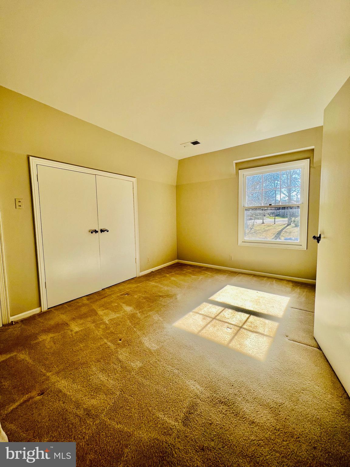 TANTALLON ON THE POTOMAC - Residential Lease