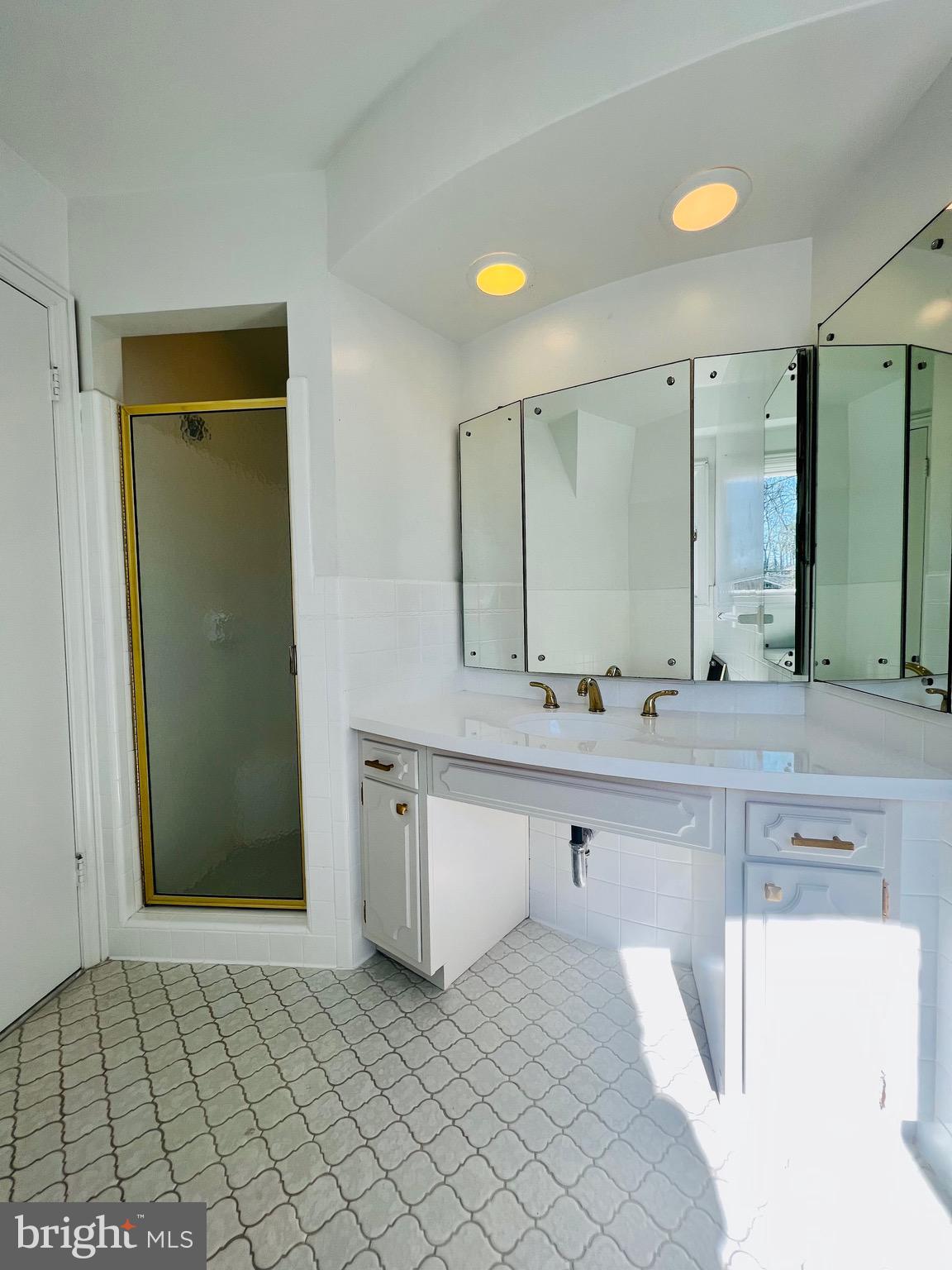 TANTALLON ON THE POTOMAC - Residential Lease