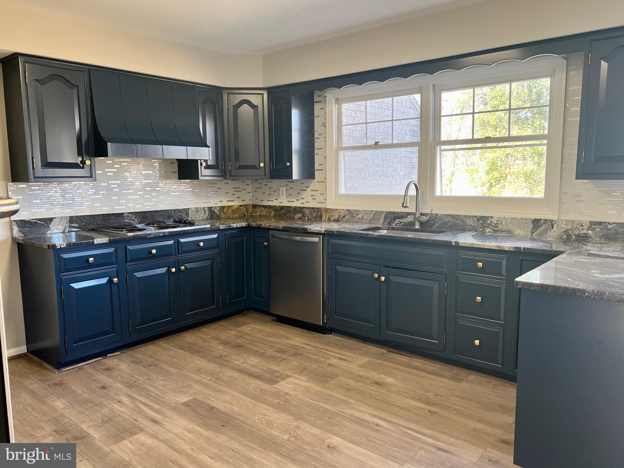 TANTALLON ON THE POTOMAC - Residential Lease