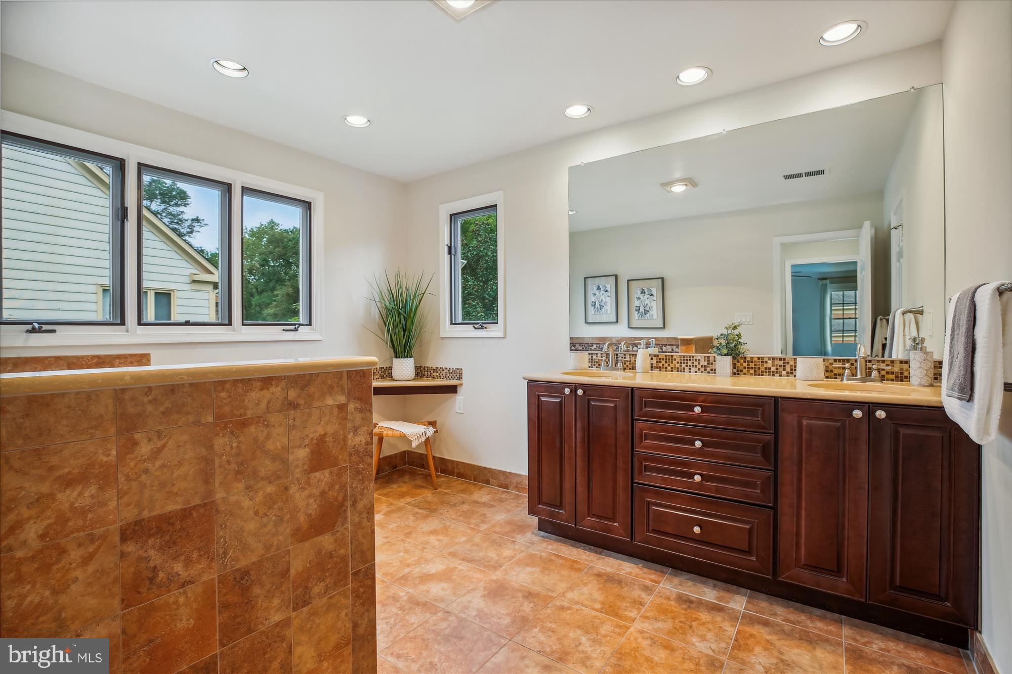 TIMBERLAWN - Residential