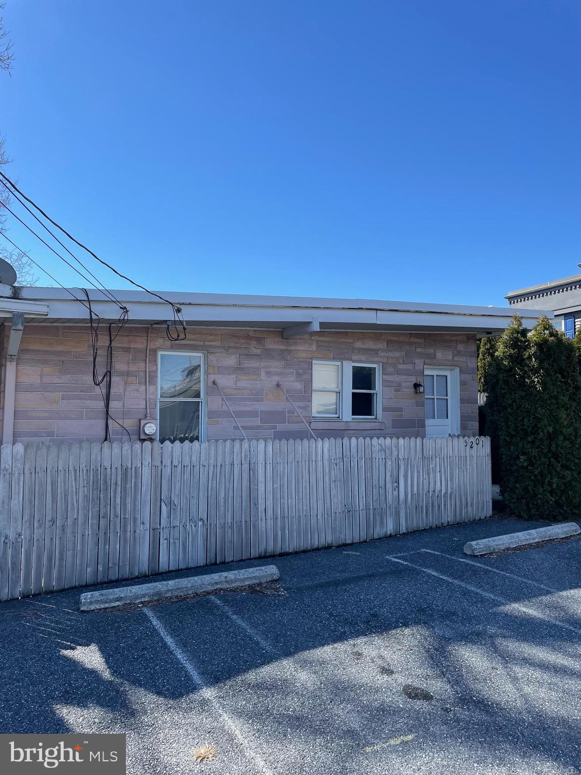 - Commercial Lease