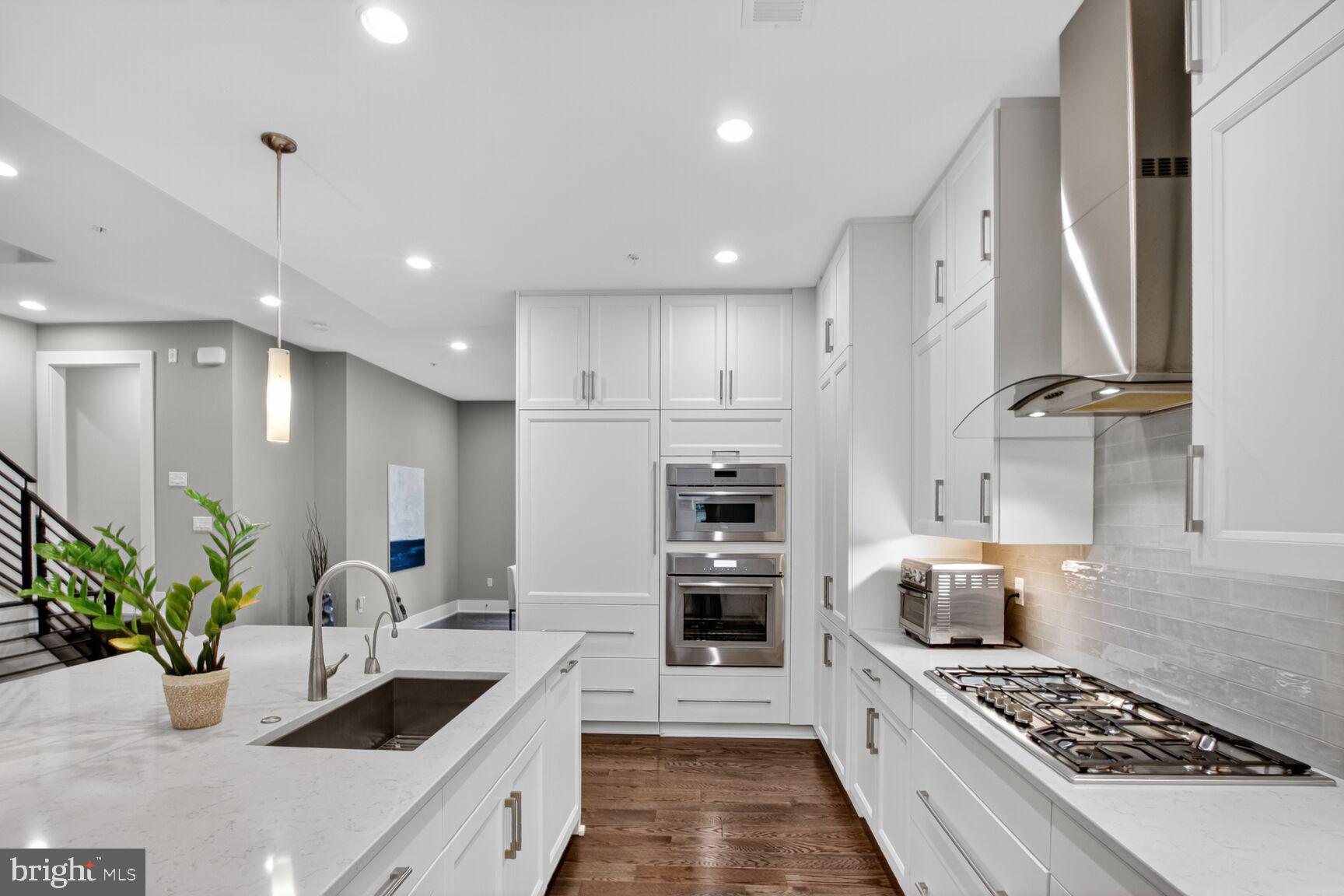 GROSVENOR HEIGHTS - Residential