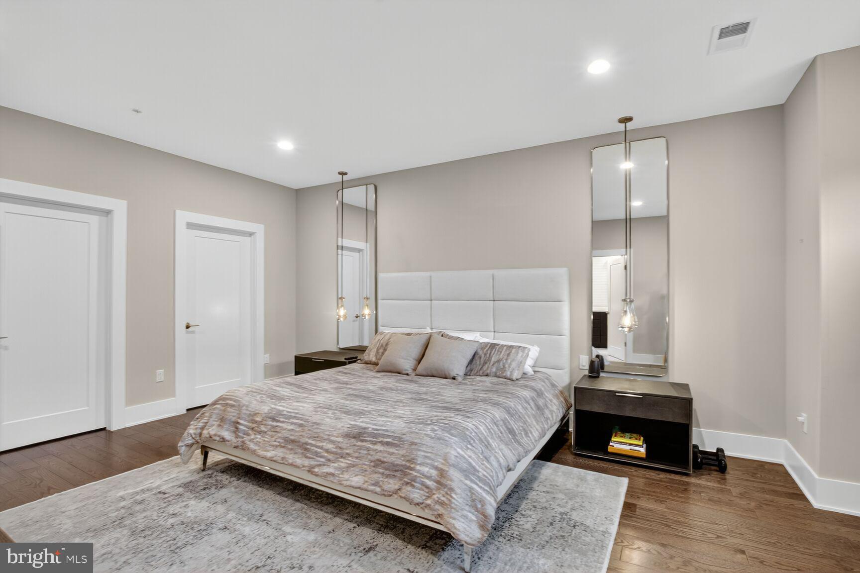 GROSVENOR HEIGHTS - Residential