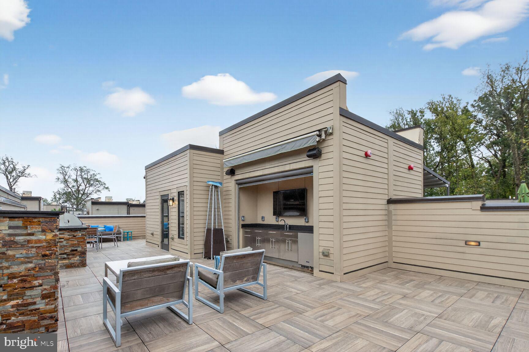 GROSVENOR HEIGHTS - Residential