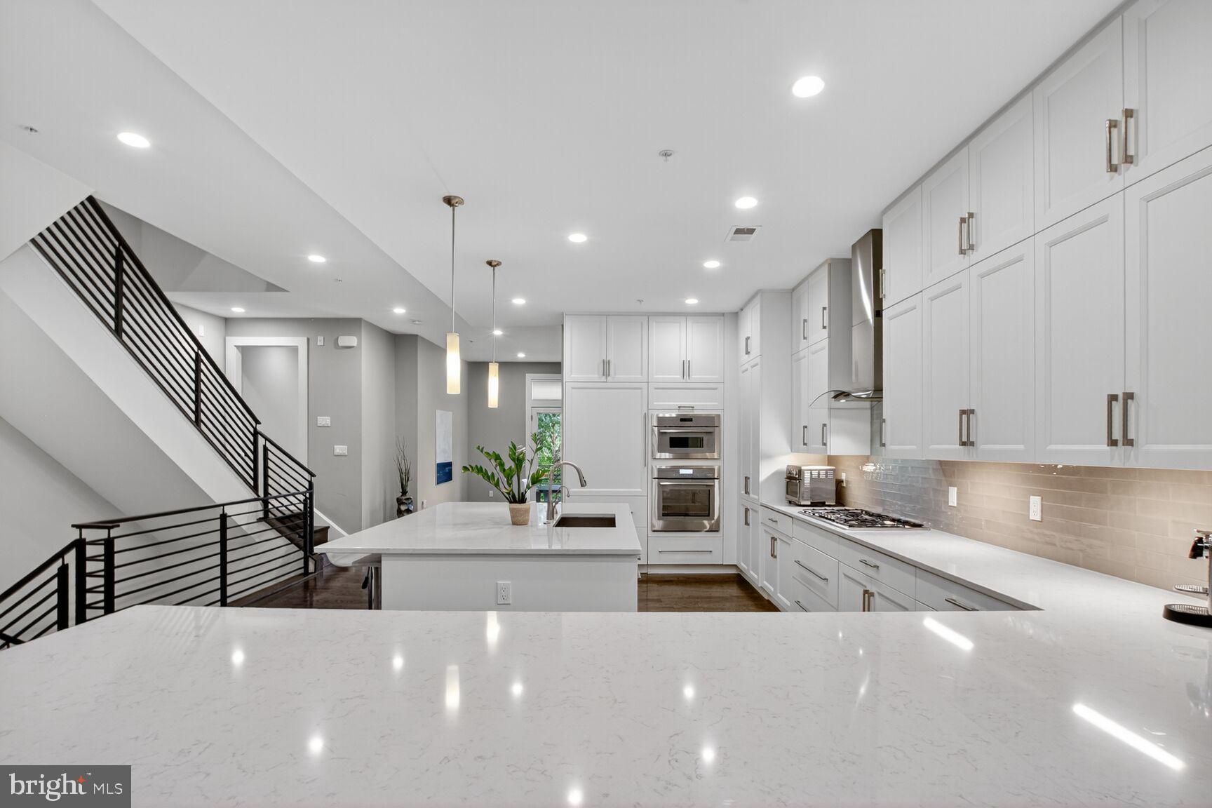 GROSVENOR HEIGHTS - Residential