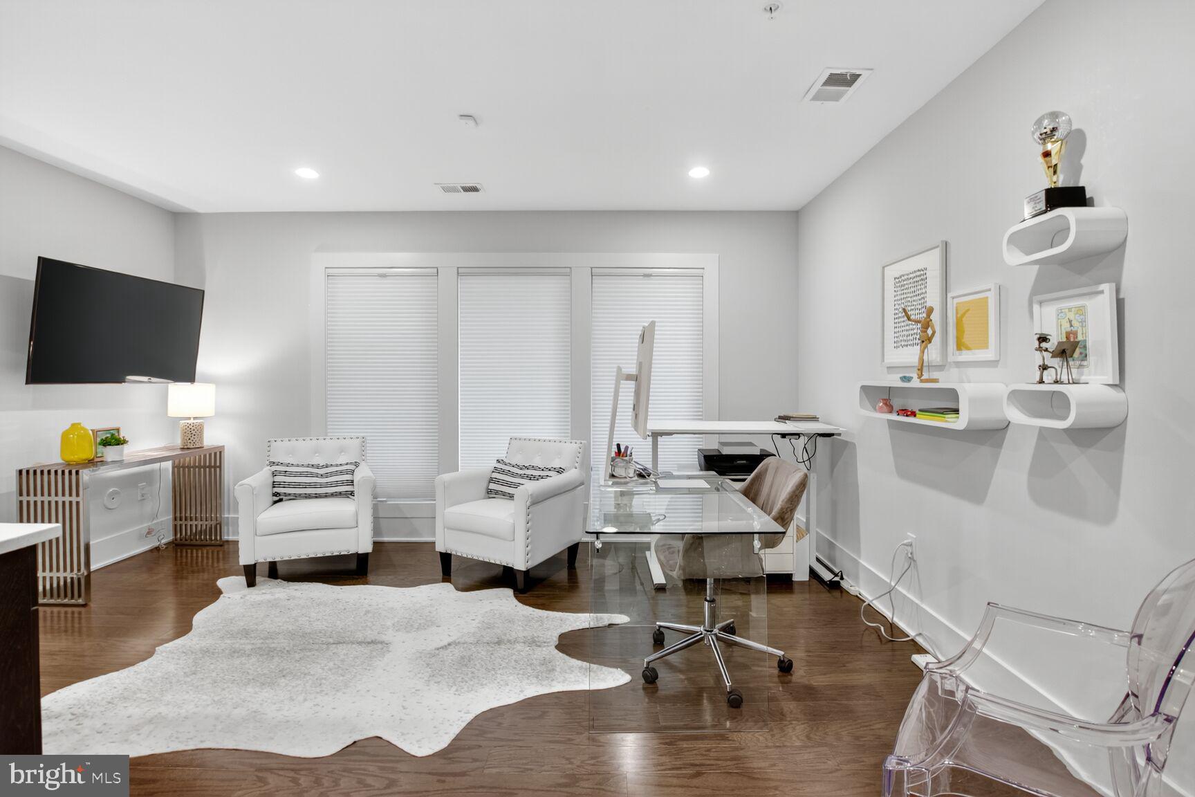 GROSVENOR HEIGHTS - Residential