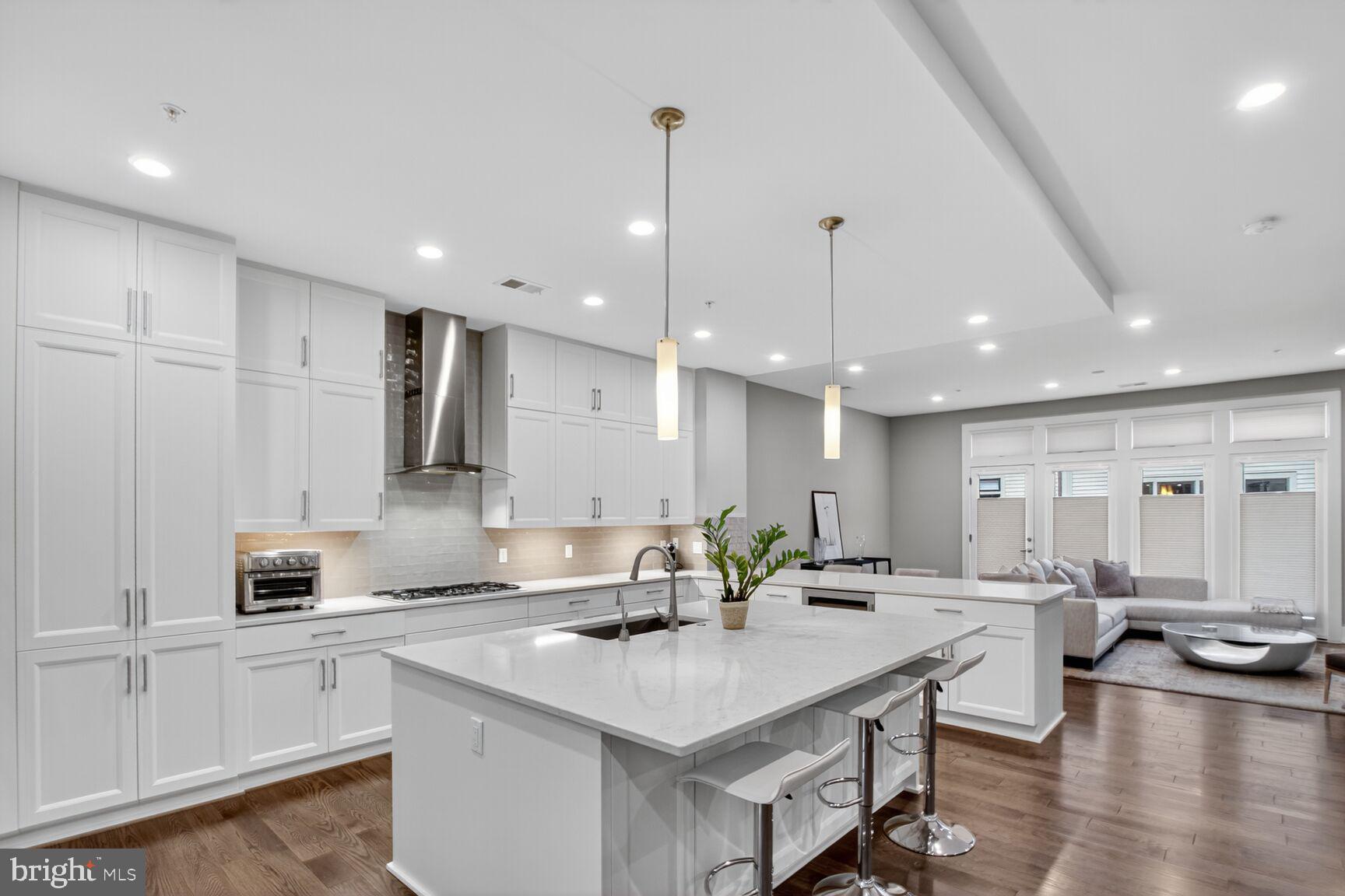 GROSVENOR HEIGHTS - Residential